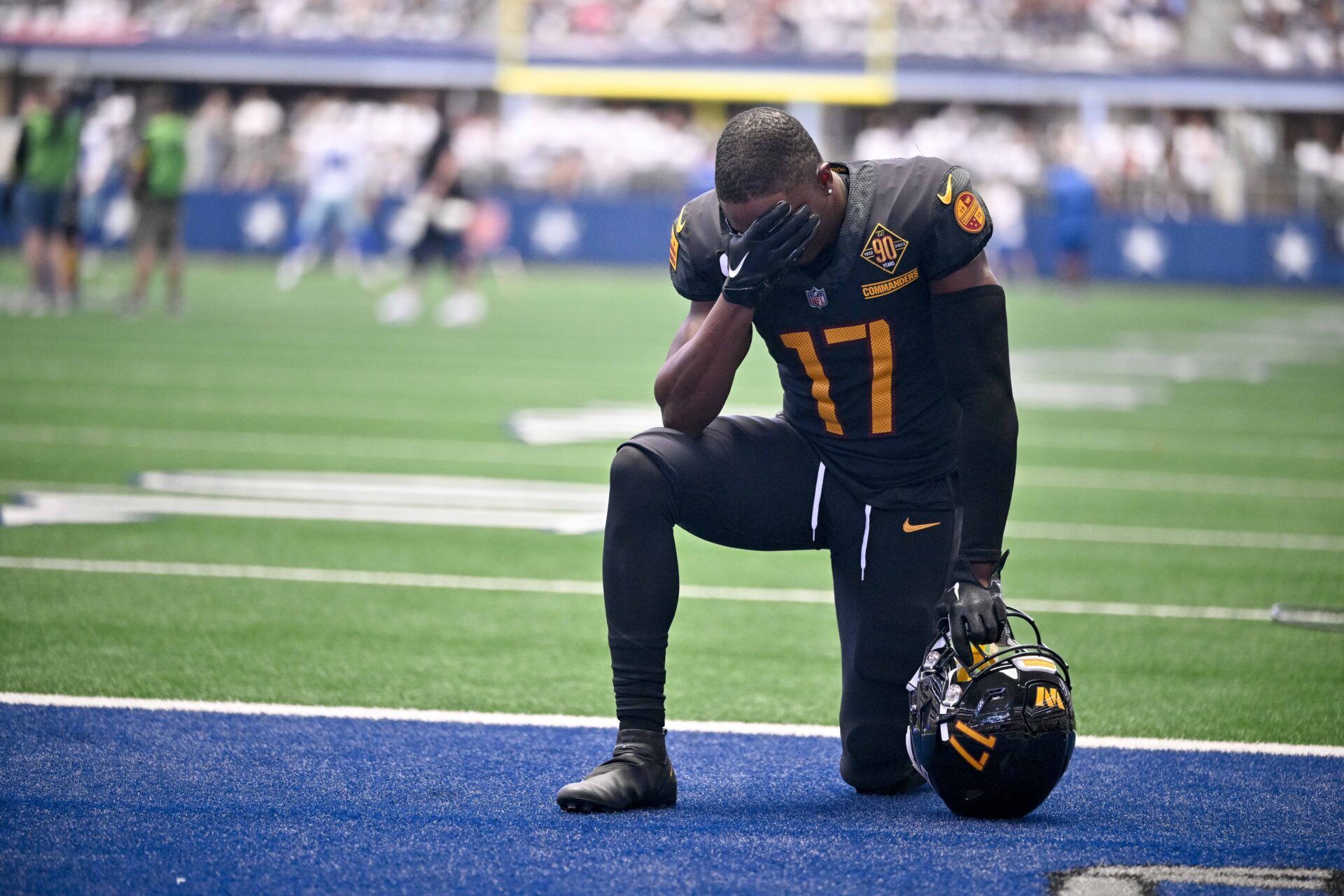 Washington Commanders wide receiver Terry McLaurin (17) before the game between the Dallas Cowboys and the Washington Commanders AT&T Stadium.