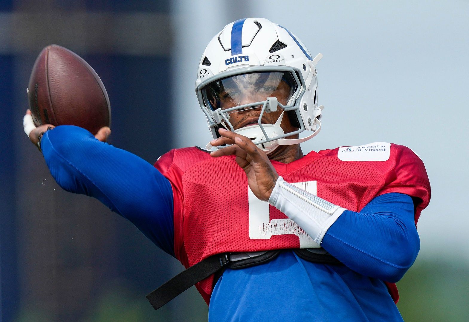 Indianapolis Colts quarterback Anthony Richardson Sr. (5) throws the ball Monday, Aug. 11, 2025, during Indianapolis Colts Training Camp at Grand Park in Westfield.