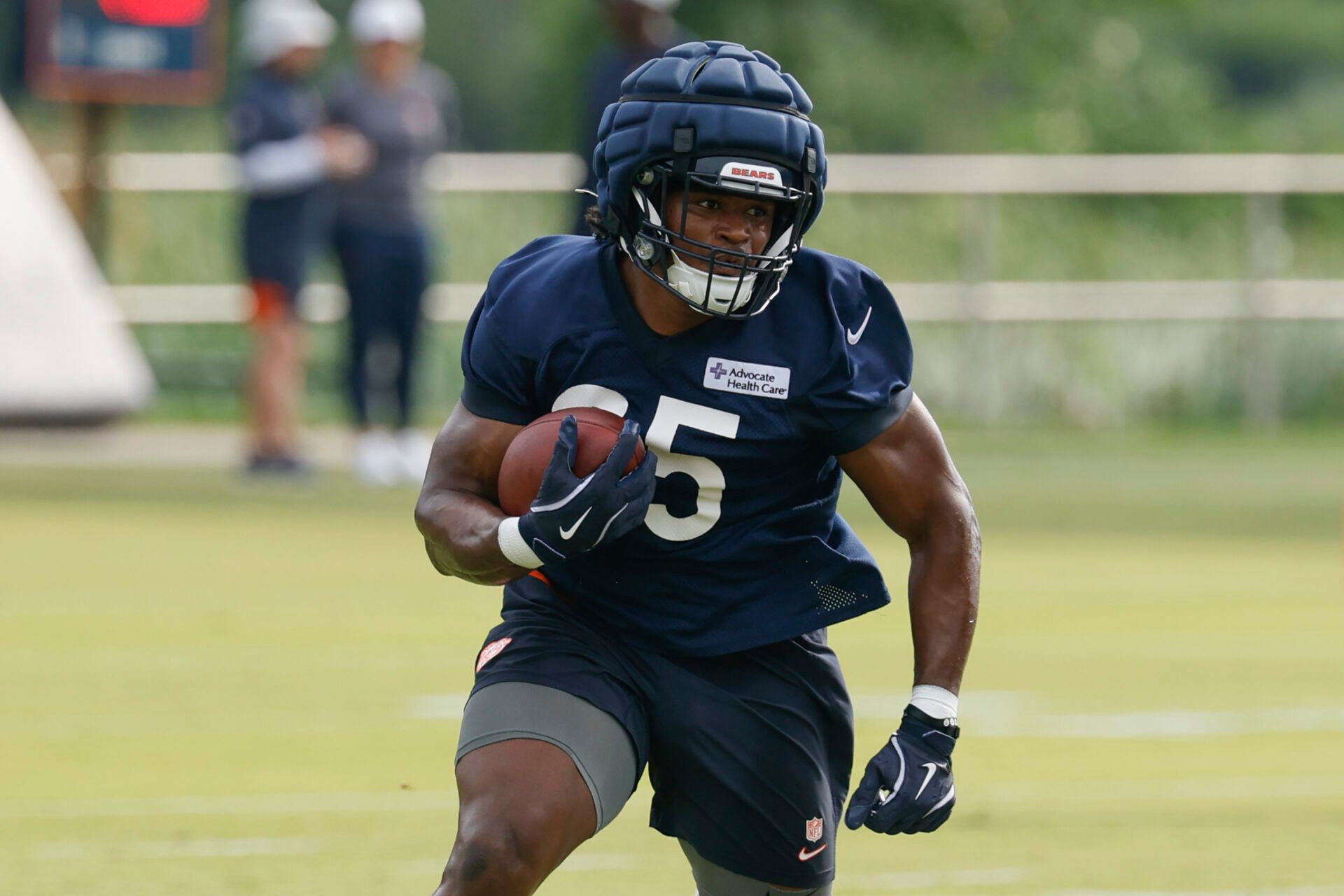 Chicago Bears running back Deion Hankins (35) runs during training camp at Halas Hall.