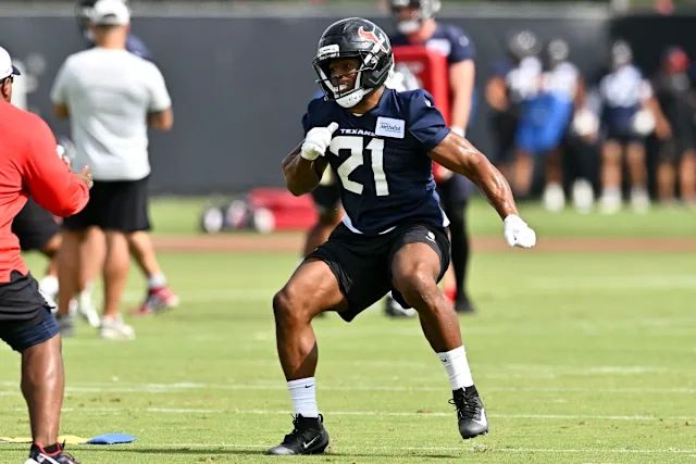 Should Fantasy Managers Draft Nick Chubb, Woody Marks, or Dameon Pierce With Texans RB Joe Mixon Injured?