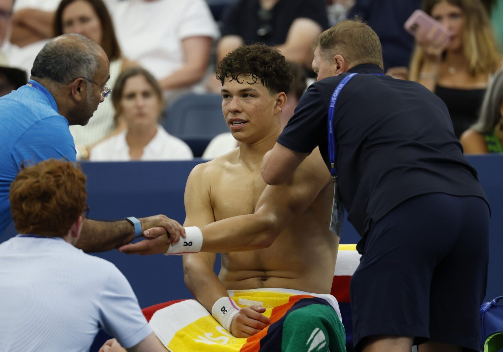 Ben Shelton (USA) (M) is examined by an ATP trainer during a medical timeout against Adrian Mannarino (FRA) (not pictured) on day six of the 2025 US Open tennis tournament at Billie Jean King USTA National Tennis Center.