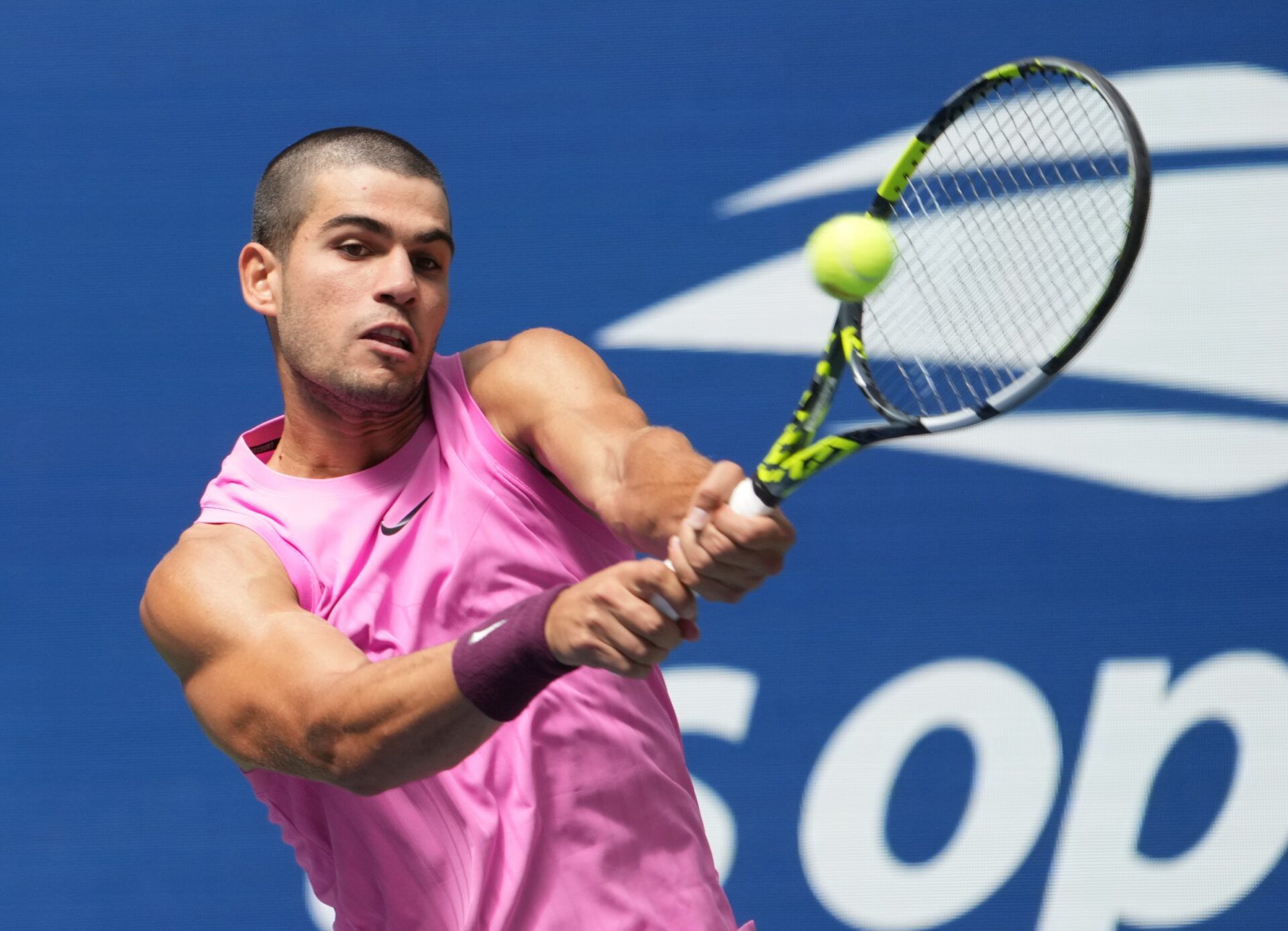 Carlos Alcaraz (ESP) hits to Luciano Darderi (ITA) (not pictured) on day six of the 2025 U.S. Open tennis tournament at the USTA Billie Jean King National Tennis Center.