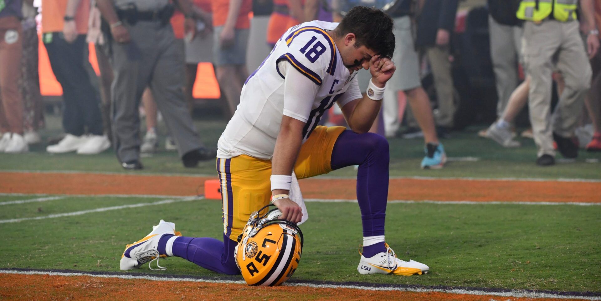 LSU Tigers quarterback Garrett Nussmeier (18) prays Saturday, Aug. 30, 2025 during the NCAA football game against the Clemson Tigers at Memorial Stadium in Clemson, South Carolina.