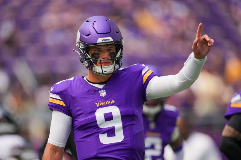 Minnesota Vikings quarterback J.J. McCarthy (9) before the game against the Houston Texans at U.S. Bank Stadium.