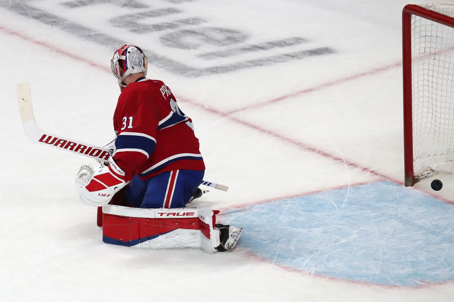 Philadelphia Flyers left wing James van Riemsdyk (25) (not pictured) scores a goal against Montreal Canadiens goaltender Carey Price (31) during the third period at Bell Centre.