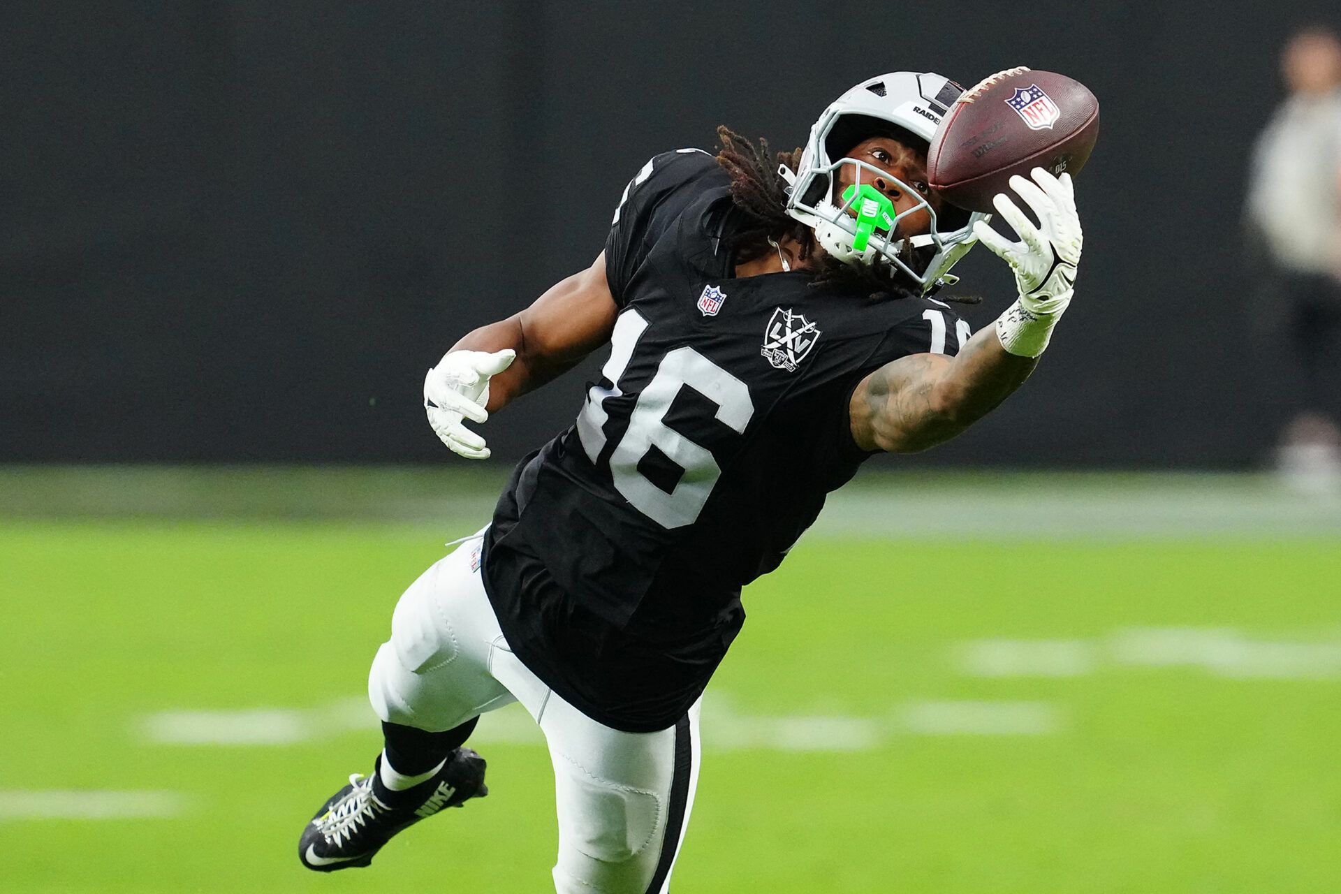 Las Vegas Raiders wide receiver Jakobi Meyers (16) attempts to make a catch against the Cleveland Browns during the third quarter at Allegiant Stadium.
