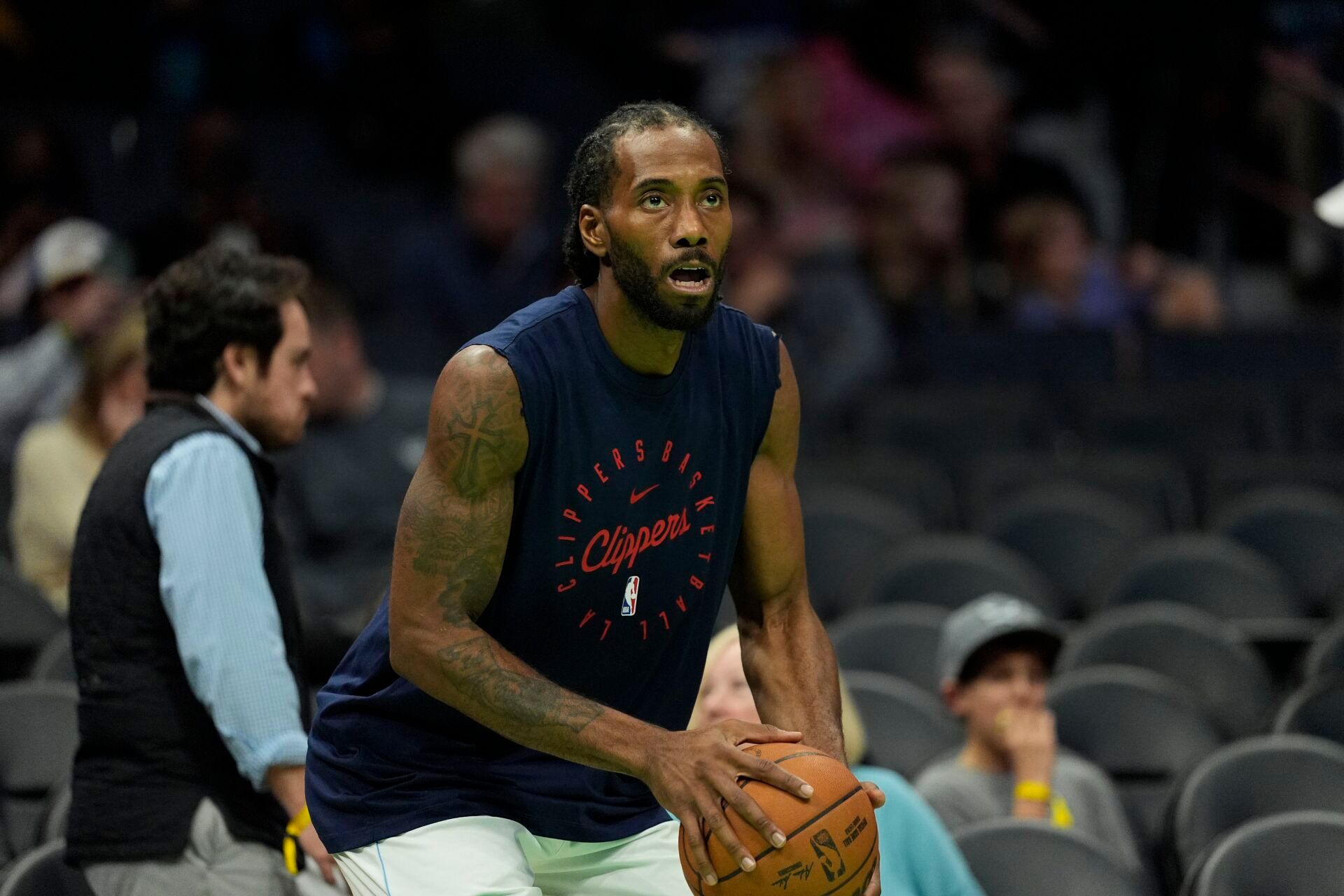 LA Clippers forward Kawhi Leonard (2) warms up before the start during the second half against the Charlotte Hornets at Spectrum Center.