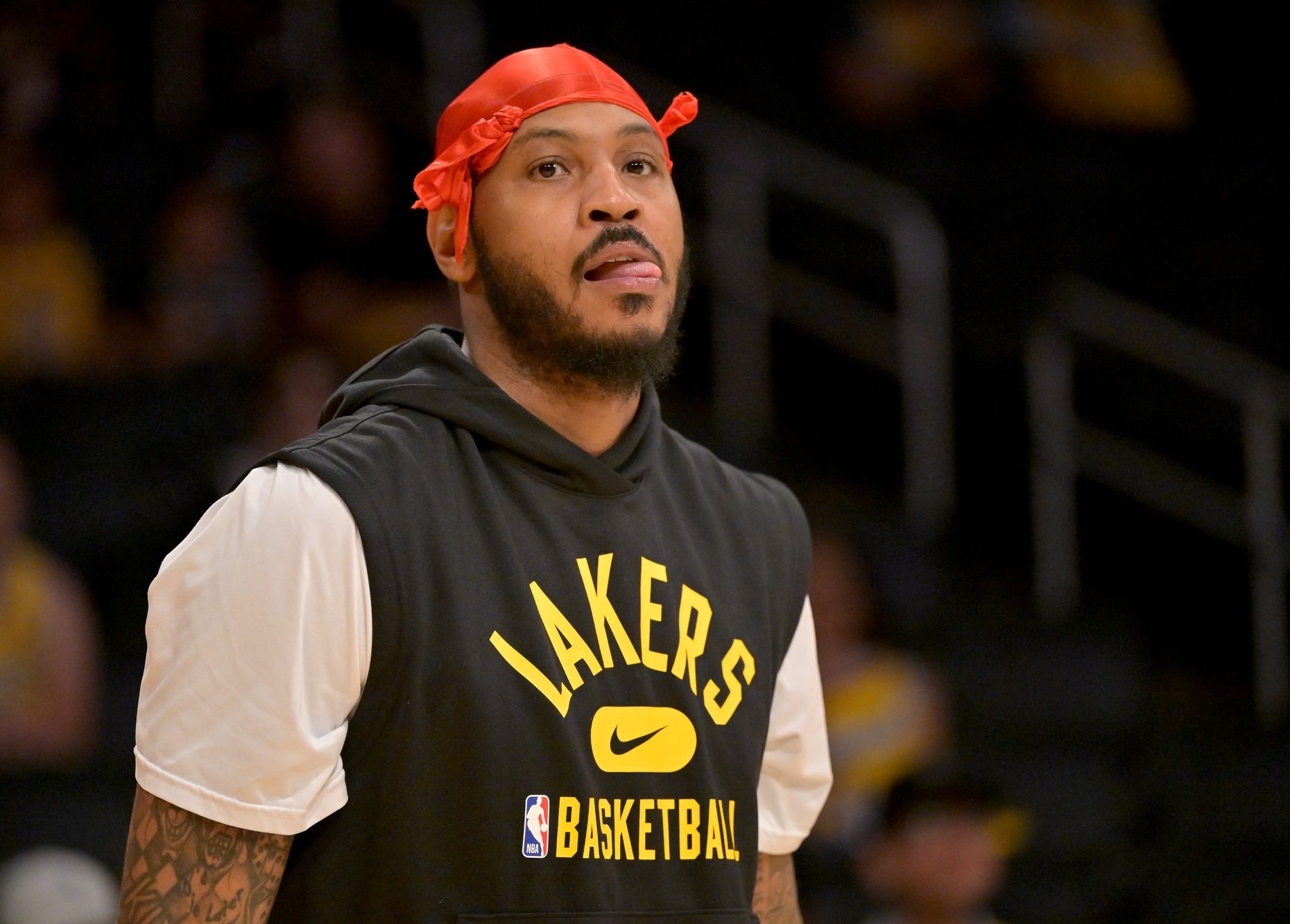 Los Angeles Lakers forward Carmelo Anthony (7) warms up before the game against the Oklahoma City Thunder at Crypto.com Arena.