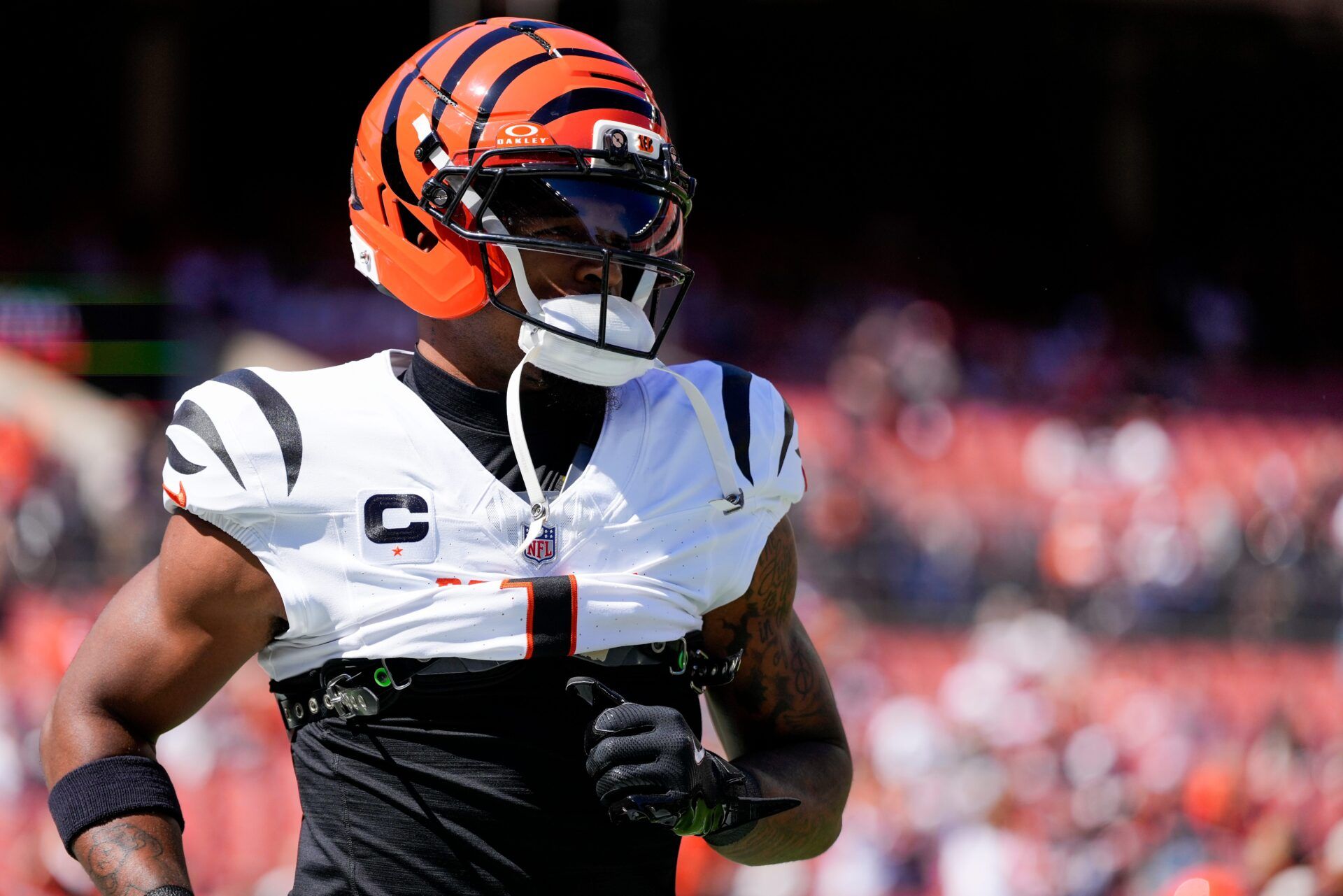 Cincinnati Bengals wide receiver Ja'Marr Chase (1) takes the field during warmups before the NFL Week 1 game between the Cleveland Browns and the Cincinnati Bengals at Huntington Bank Field in Cleveland on Sunday, Sept. 7, 2025.
