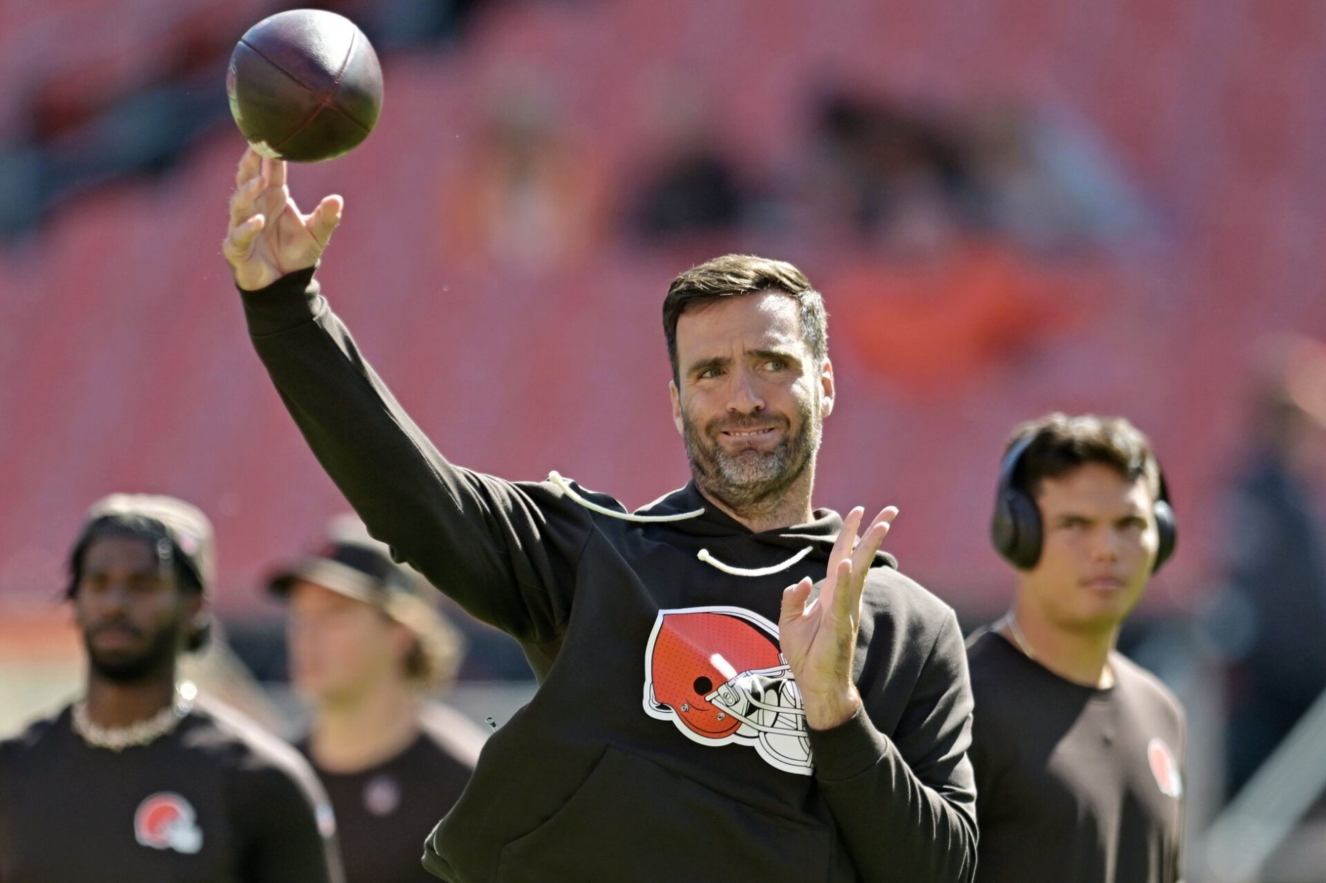 Cleveland Browns quarterback Joe Flacco (15) warms up before the game against the Cincinnati Bengals at Huntington Bank Field.