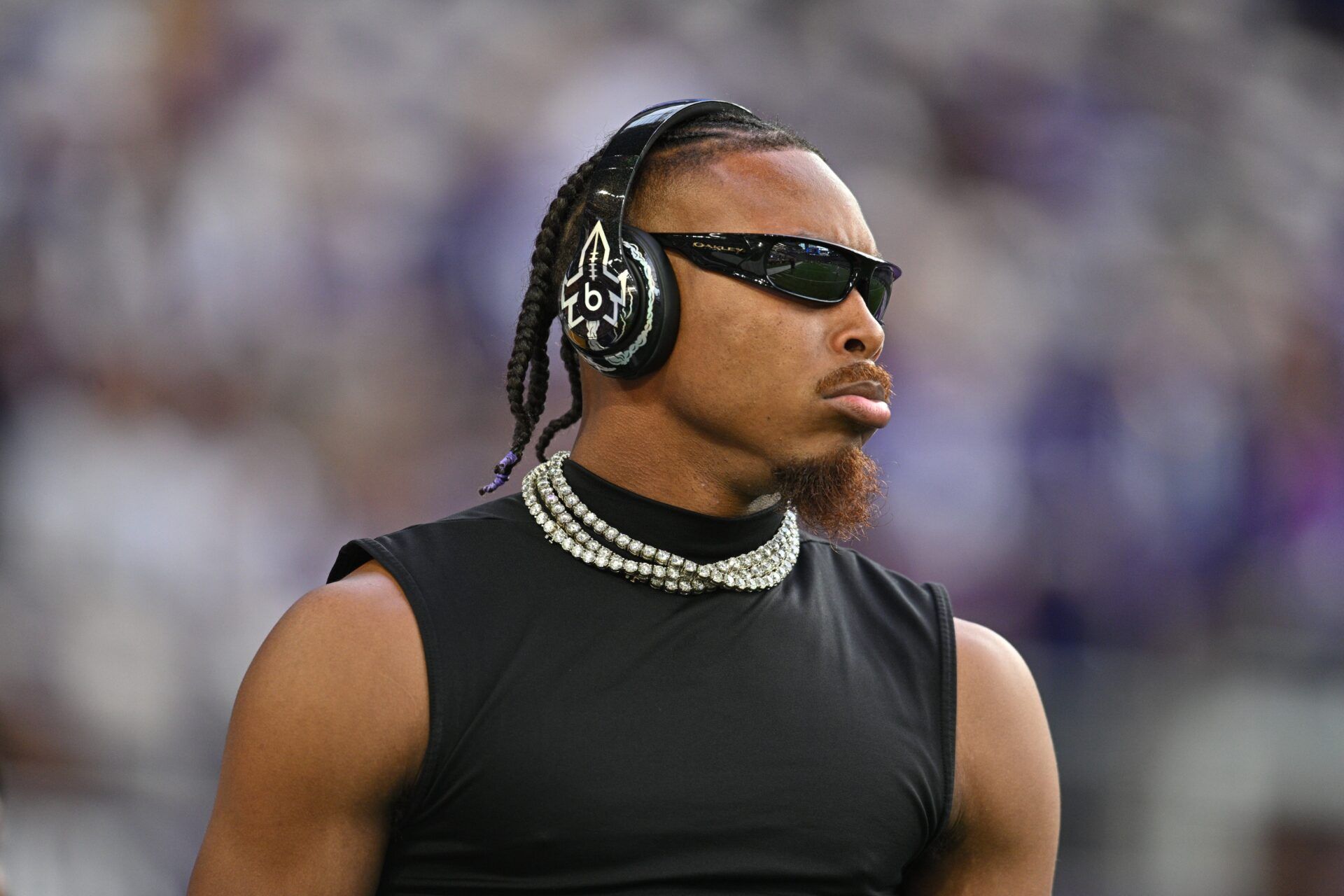 Minnesota Vikings wide receiver Justin Jefferson (18) warms up before the game against the Atlanta Falcons at U.S. Bank Stadium.