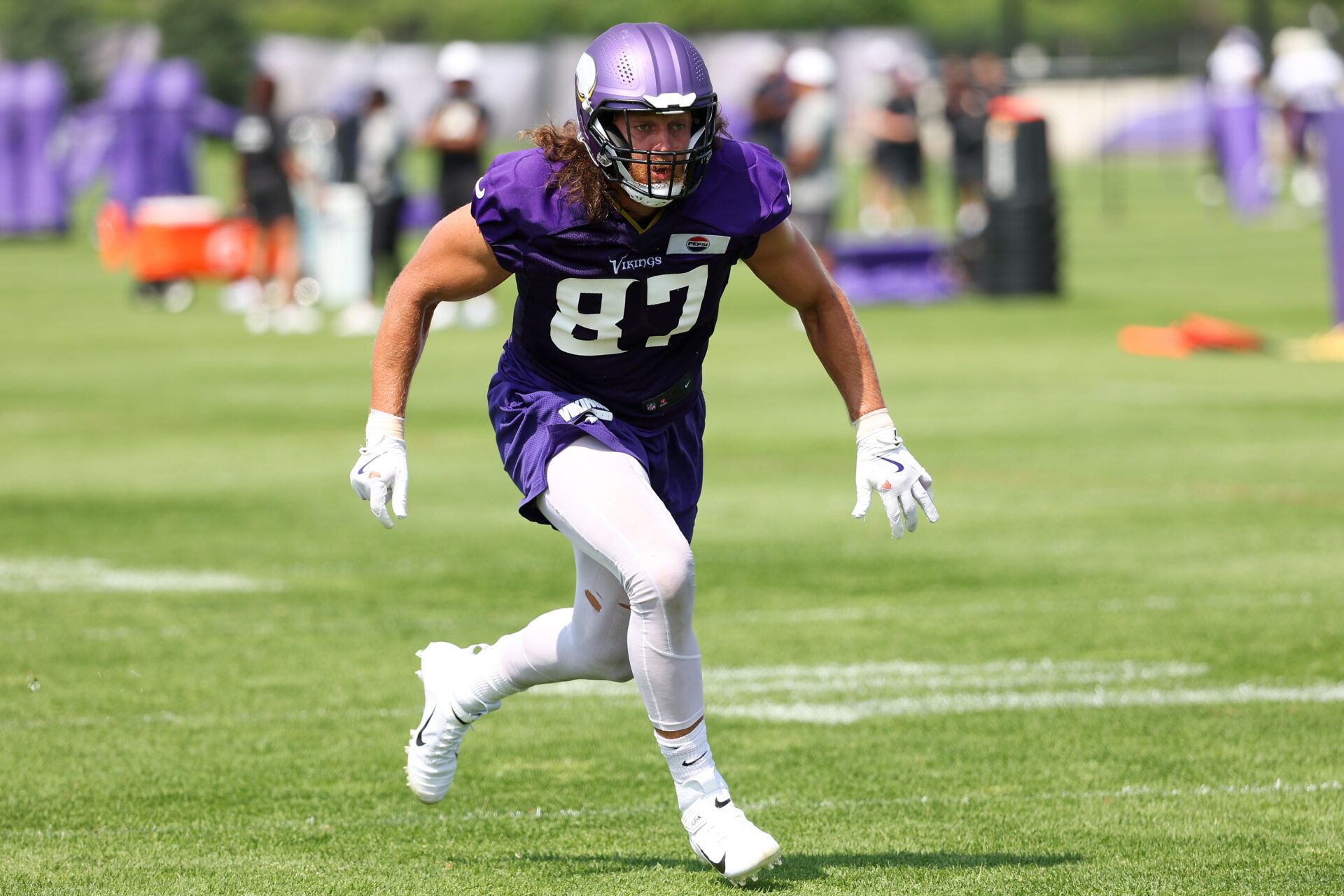 Minnesota Vikings tight end T.J. Hockenson (87) takes part in drills during the teams training camp at the Minnesota Vikings Training Facility.