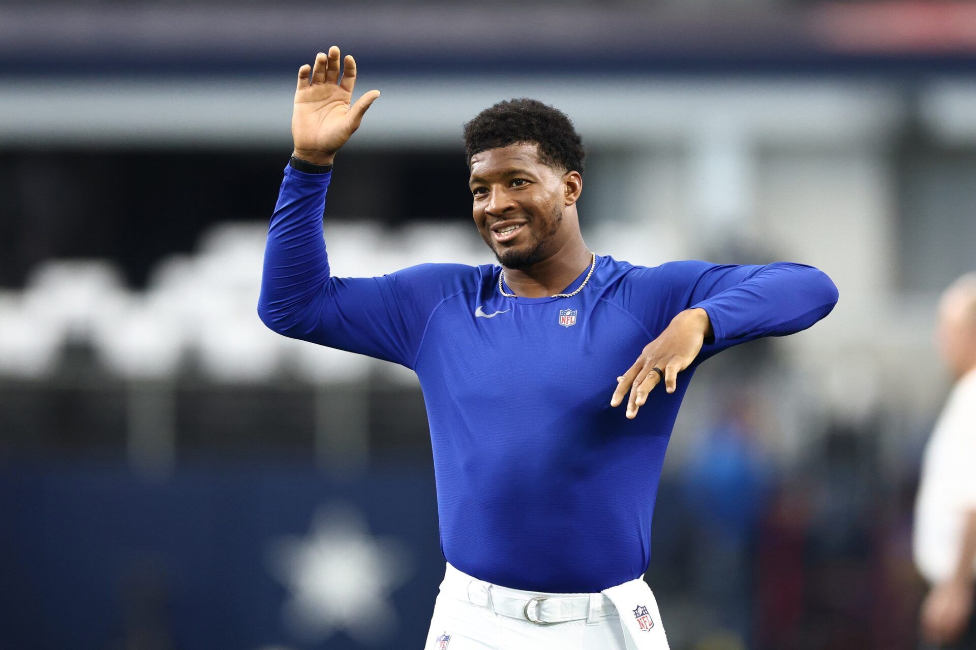 New York Giants quarterback Jameis Winston (19) warms up before the game against the Dallas Cowboys at AT&T Stadium.