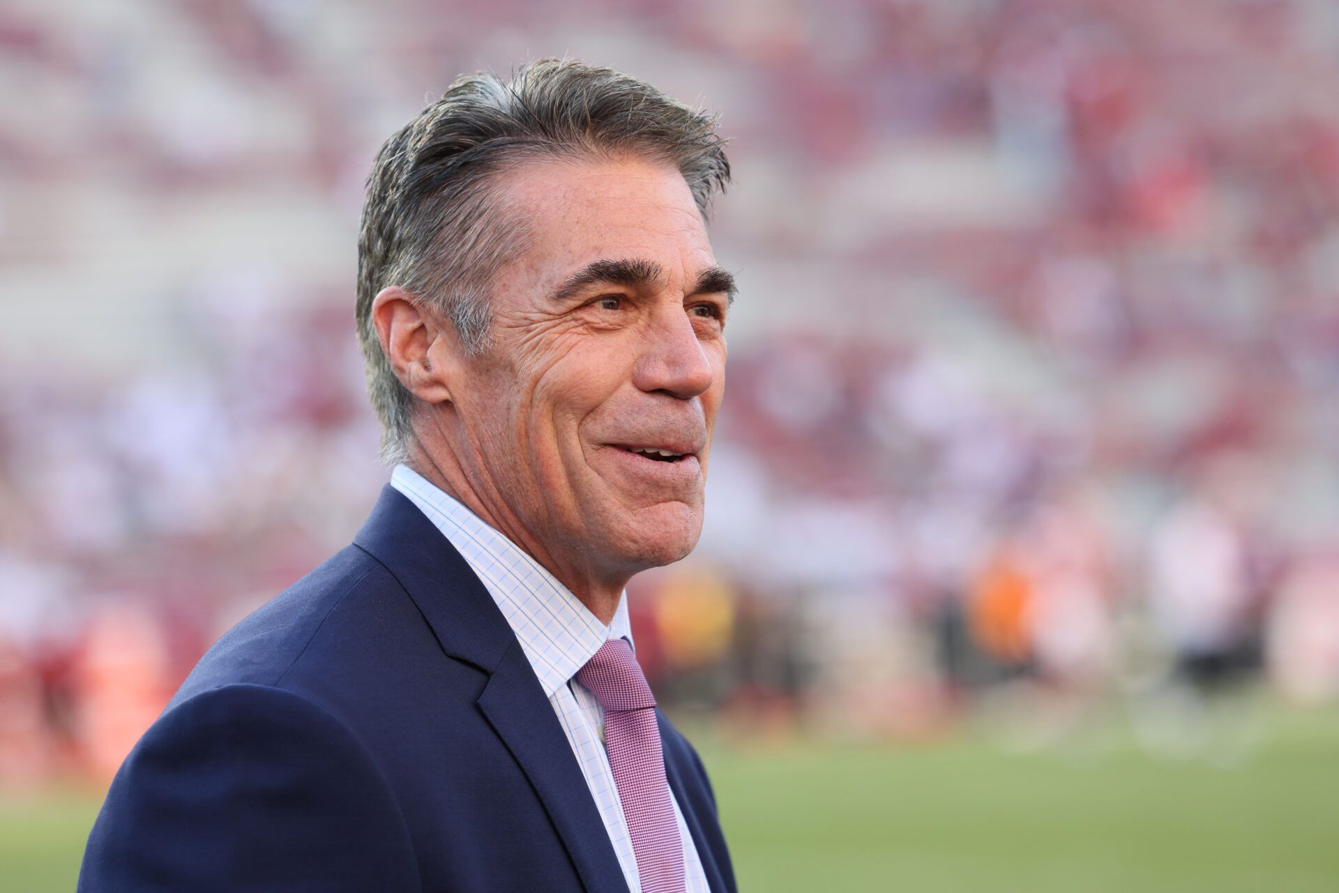 ABC announcer Chris Fowler prior to the game against the Tennessee Volunteers and the Arkansas Razorbacks at Donald W. Reynolds Razorback Stadium.