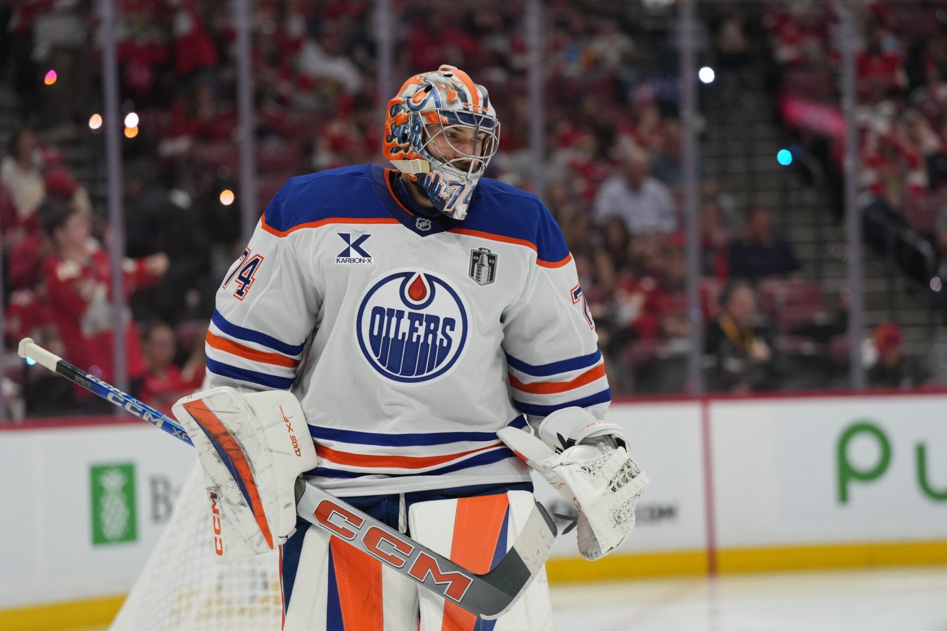 Edmonton Oilers goaltender Stuart Skinner (74) awaits the start of play  against Florida Panthers during the second period in game three of the 2025 Stanley Cup Final at Amerant Bank Arena.