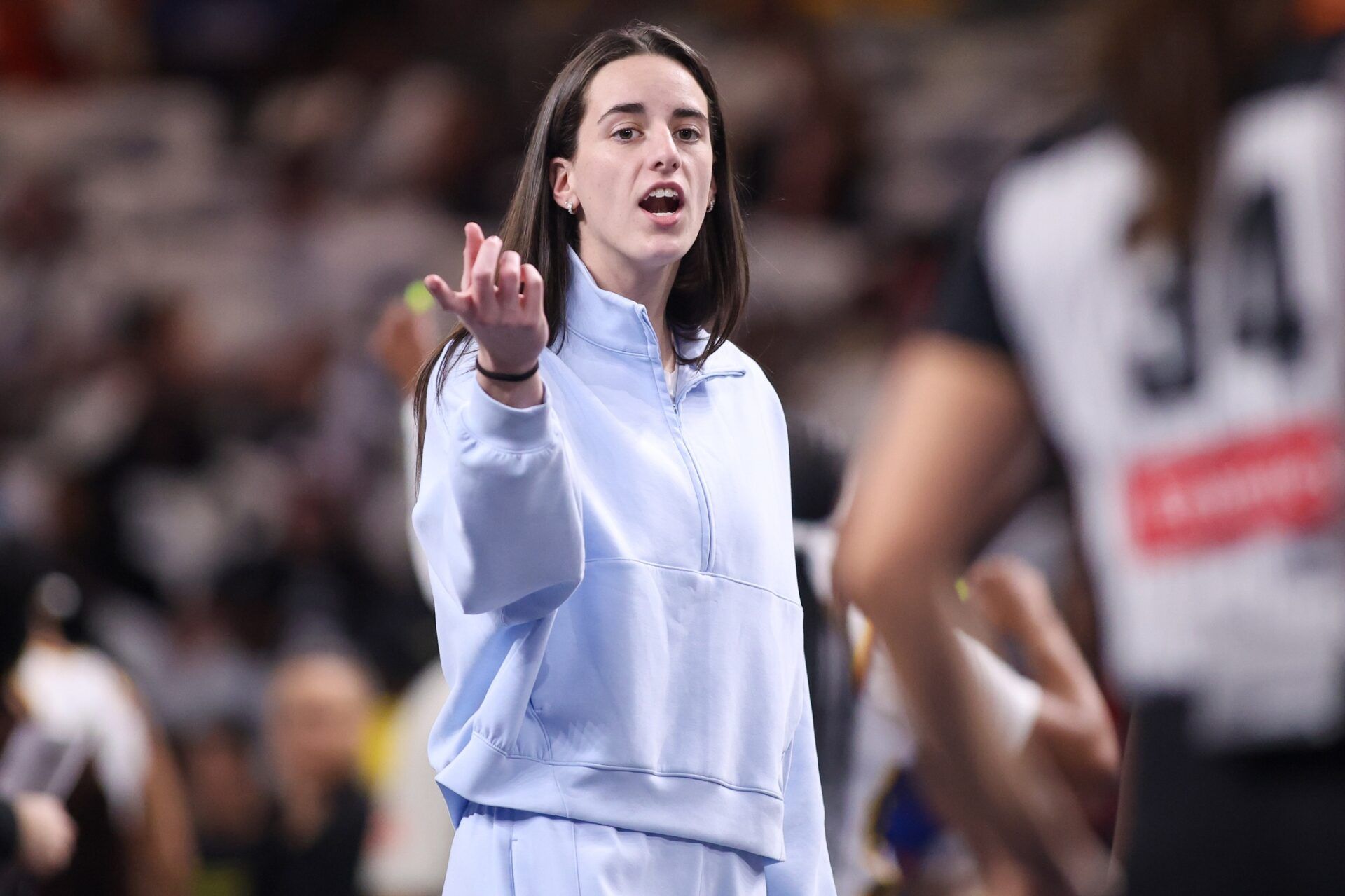 Caitlin Clark's Heartwarming Gesture Goes Viral Amid Fever's Tough Playoff  Series Against Dream