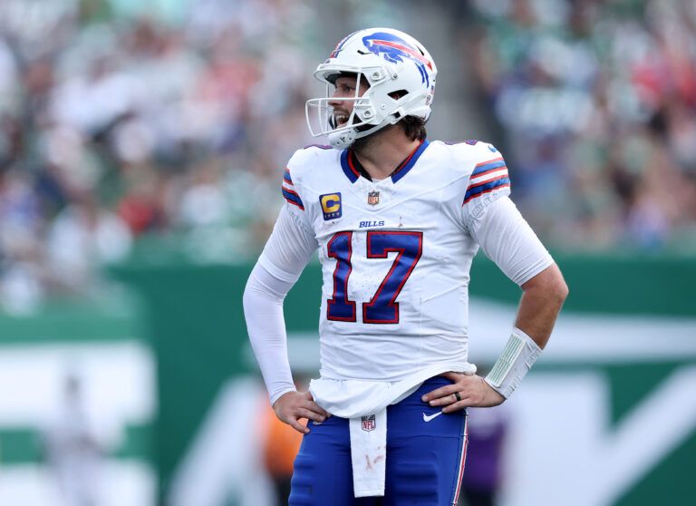 EAST RUTHERFORD, NEW JERSEY - SEPTEMBER 14:  Josh Allen #17 of the Buffalo Bills reacts in the second half during the NFL 2025 game between Buffalo Bills and New York Jets at MetLife Stadium on September 14, 2025 in East Rutherford, New Jersey. (Photo by Elsa/Getty Images)