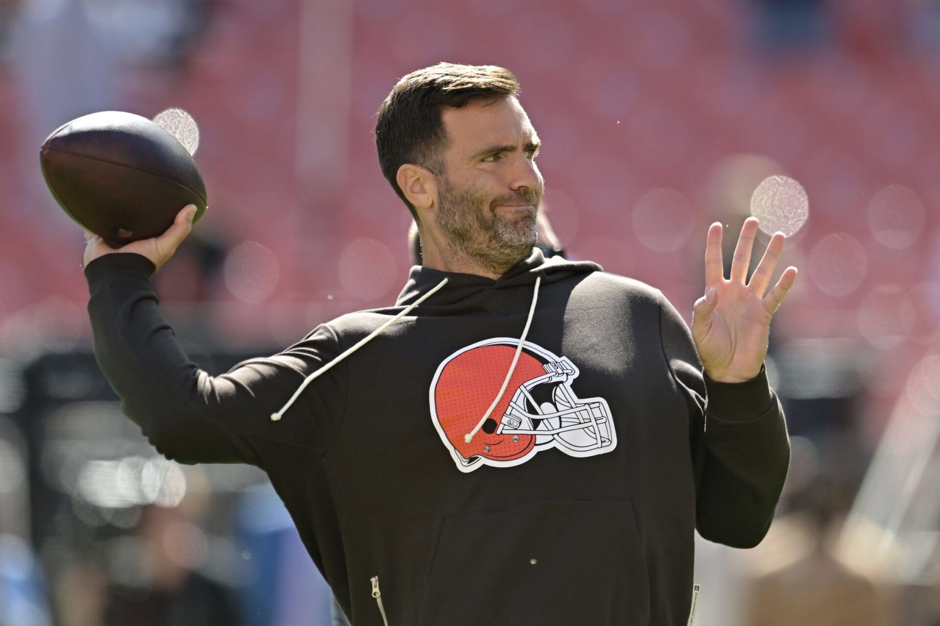 Cleveland Browns quarterback Joe Flacco (15) warms up before the game against the Cincinnati Bengals at Huntington Bank Field.