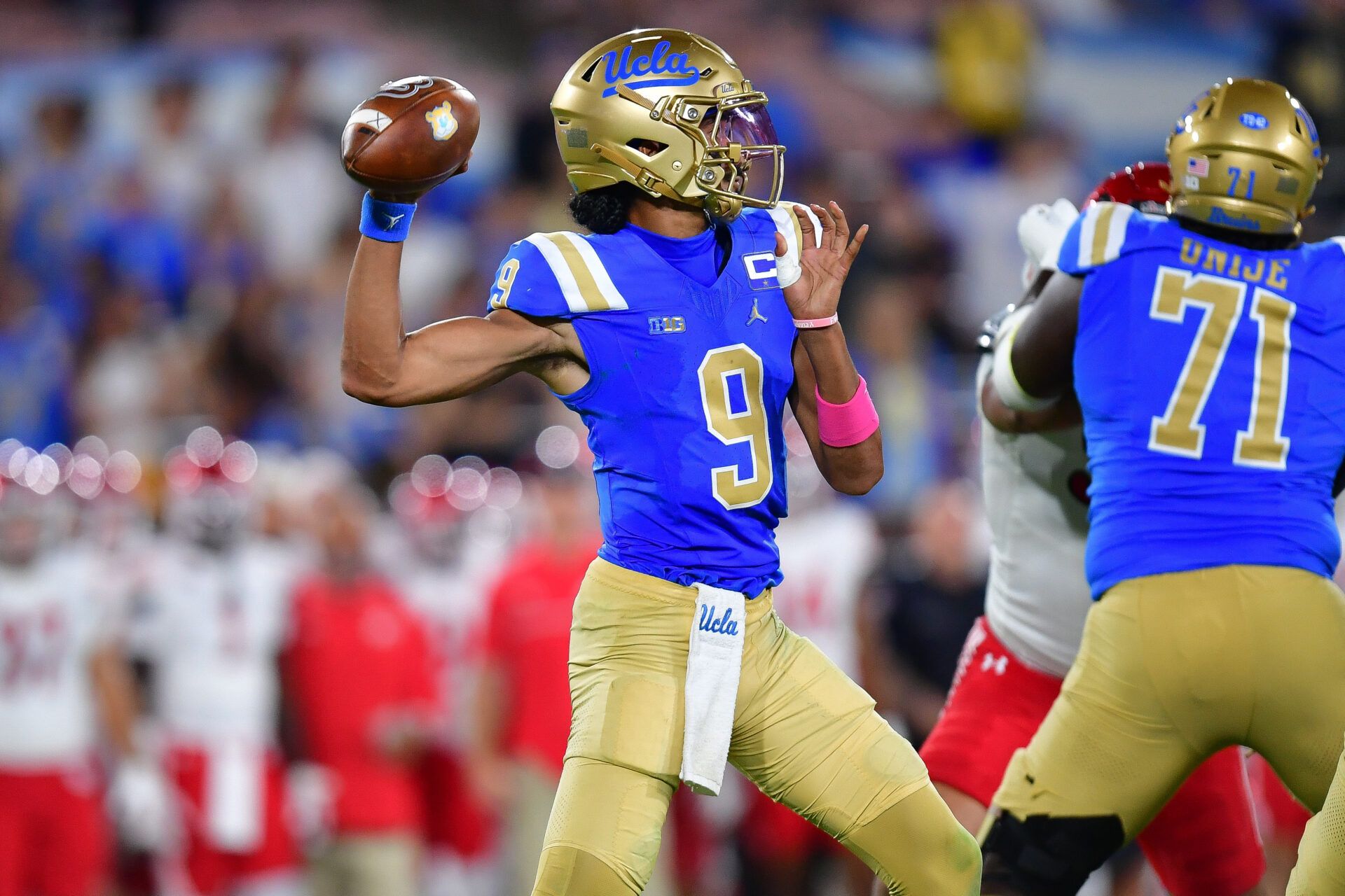 UCLA Bruins quarterback Nico Iamaleava (9) throws against the Utah Utes during the second half at Rose Bowl.