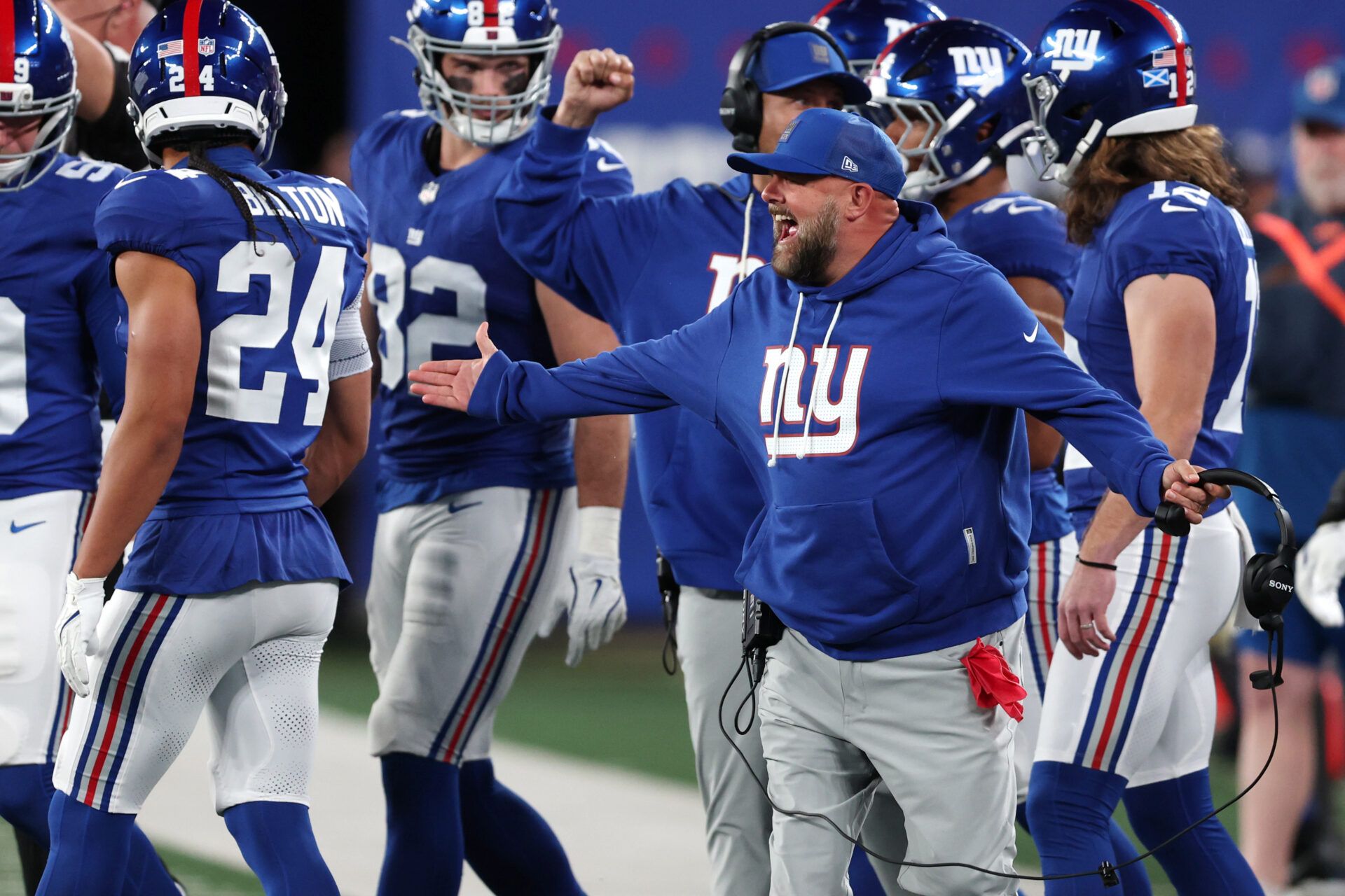New York Giants head coach Brian Daboll reacts in the second quarter against the Kansas City Chiefs at MetLife Stadium.