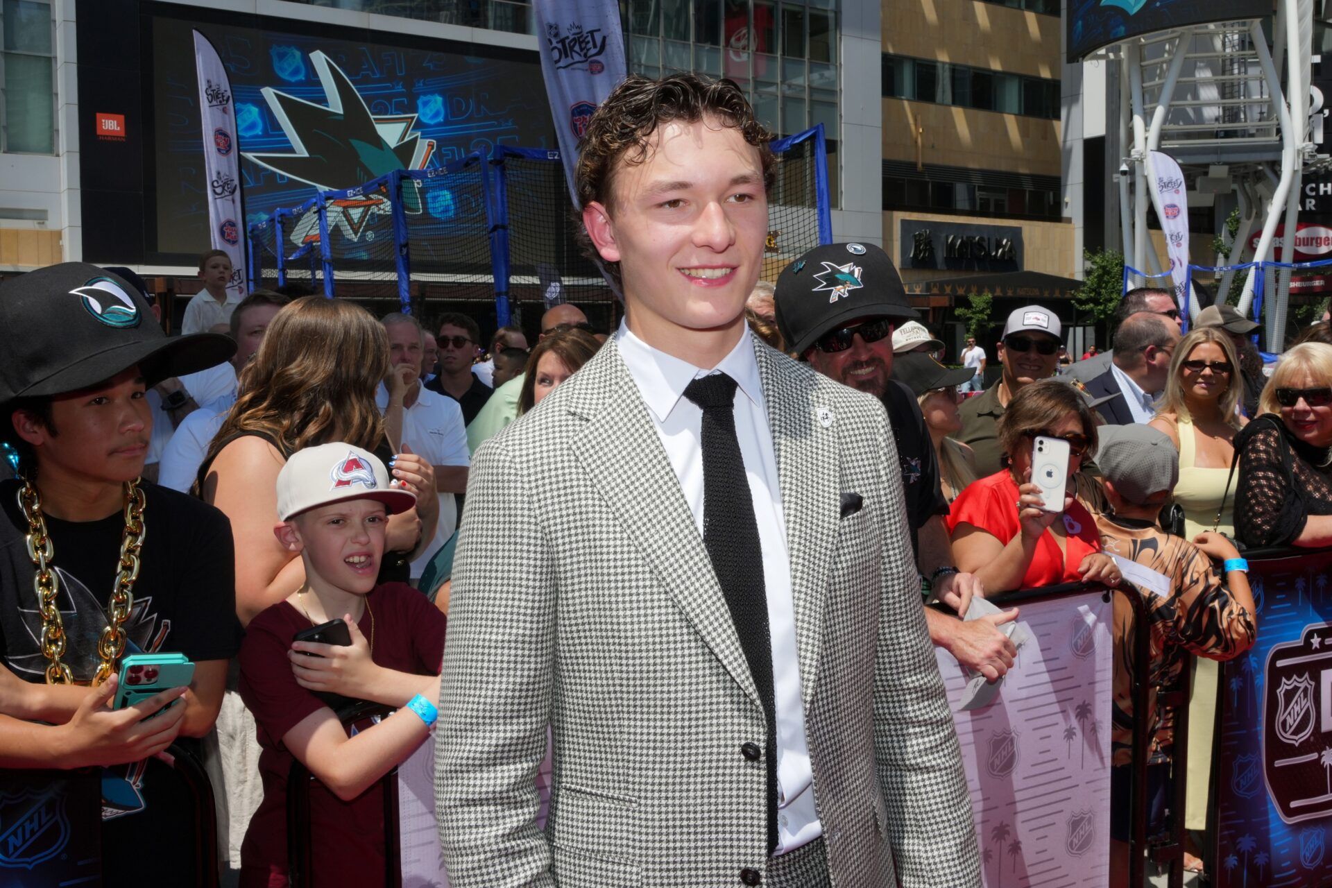 Matthew Schaefer arrives to the first round of the 2025 NHL Draft at Peacock Theater.