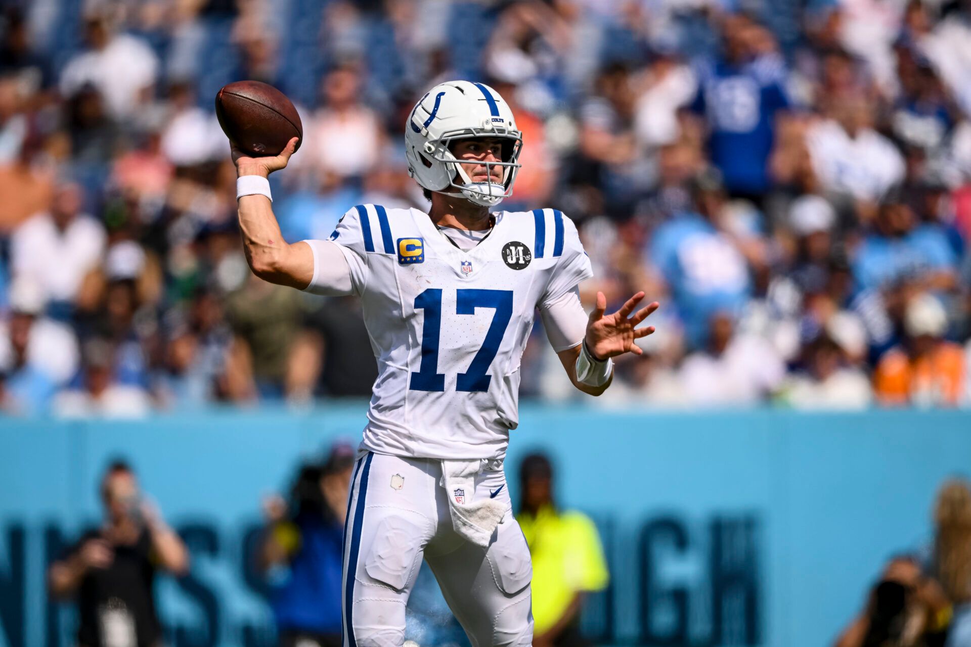 Indianapolis Colts quarterback Daniel Jones (17) throws the ball during the fourth quarter at Nissan Stadium.