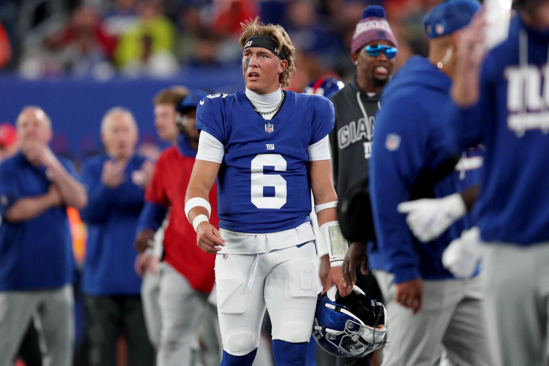 New York Giants quarterback Jaxson Dart (6) reacts in the second quarter against the Kansas City Chiefs at MetLife Stadium.