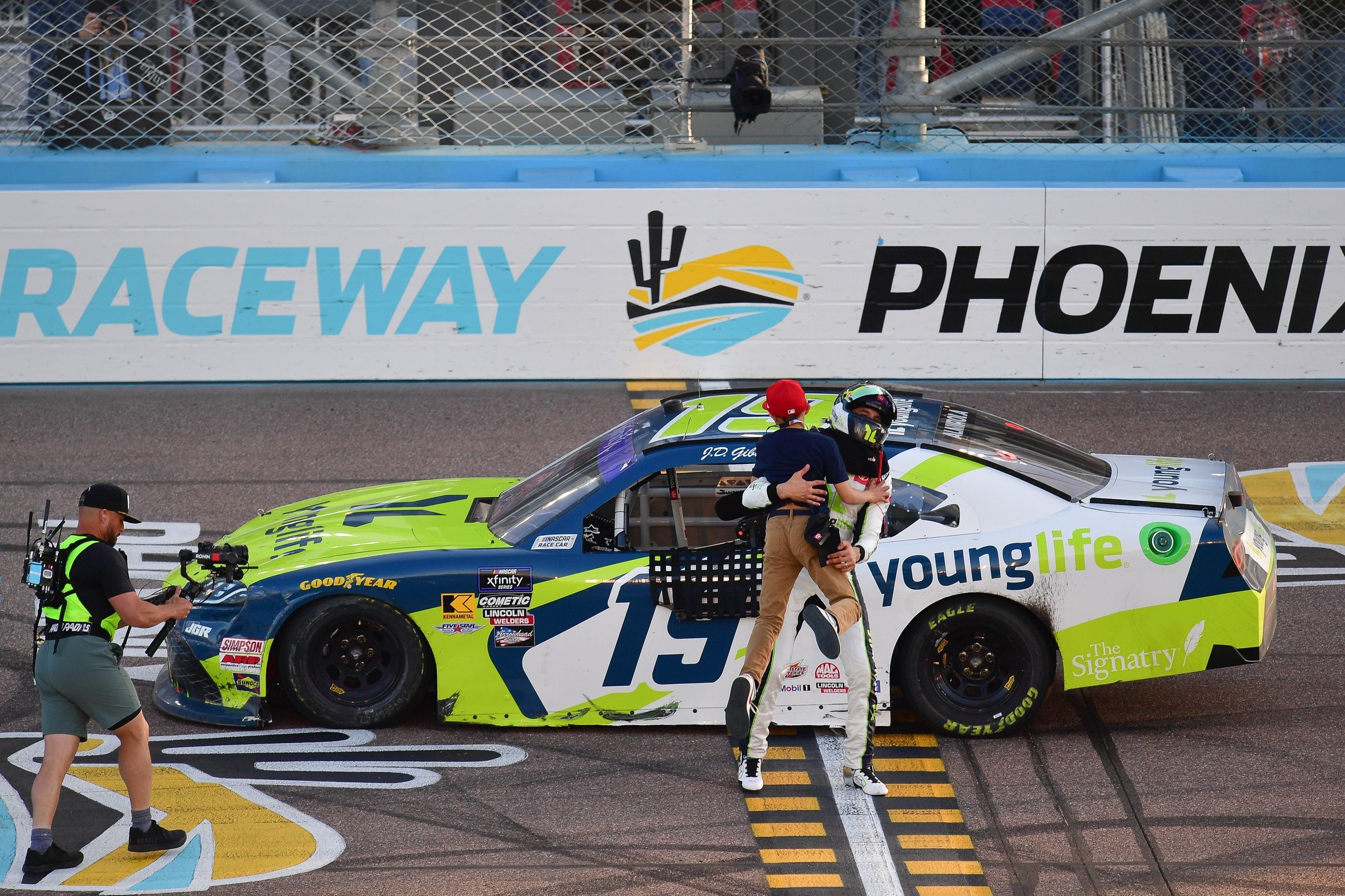 Phoenix Raceway and University of Arizona Rev Up Fan Experience With ...