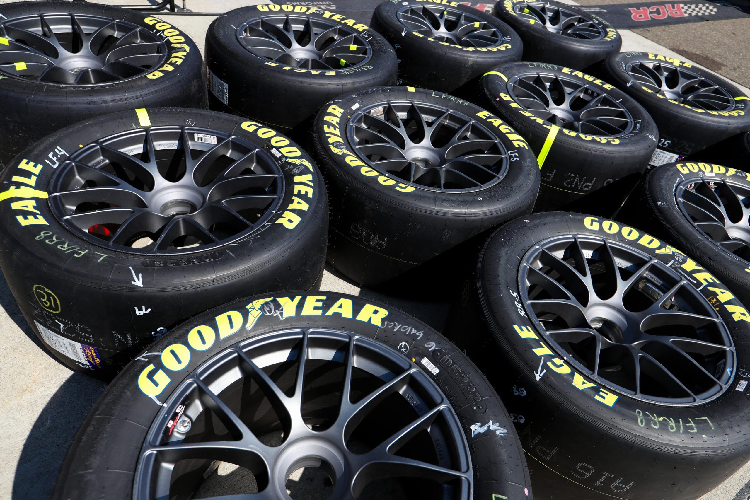 WORK Crag XTRAPN6 GOODYEAR NASCAR ハイエース WORK Crag XTRAPN6 GOODYEAR NASCAR ハイエース WORK Crag