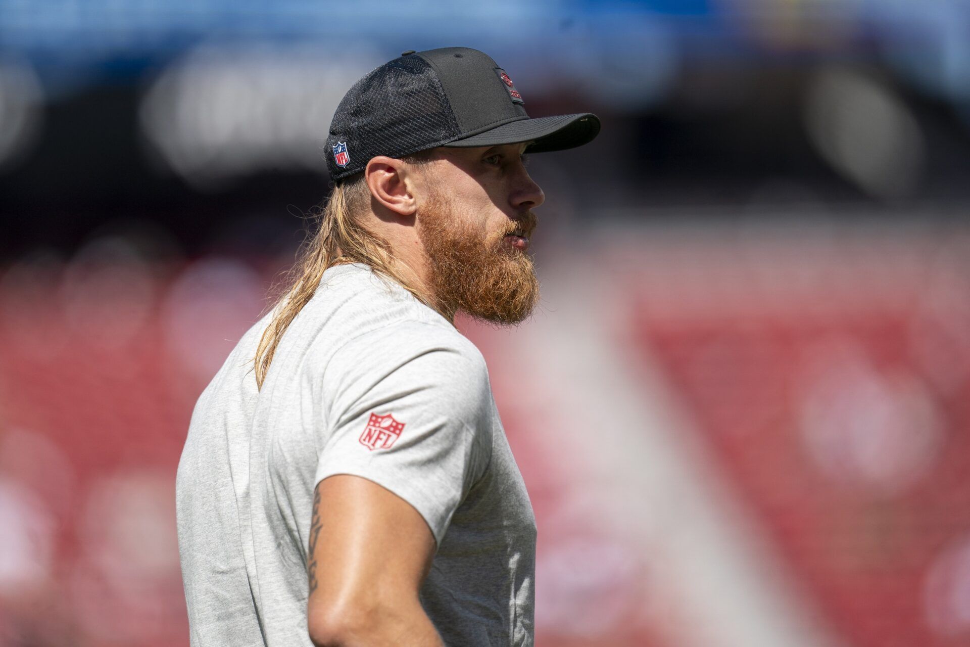 San Francisco 49ers tight end George Kittle (85) on the field during warm ups prior to a game against the Arizona Cardinals during the first half at Levi's Stadium.