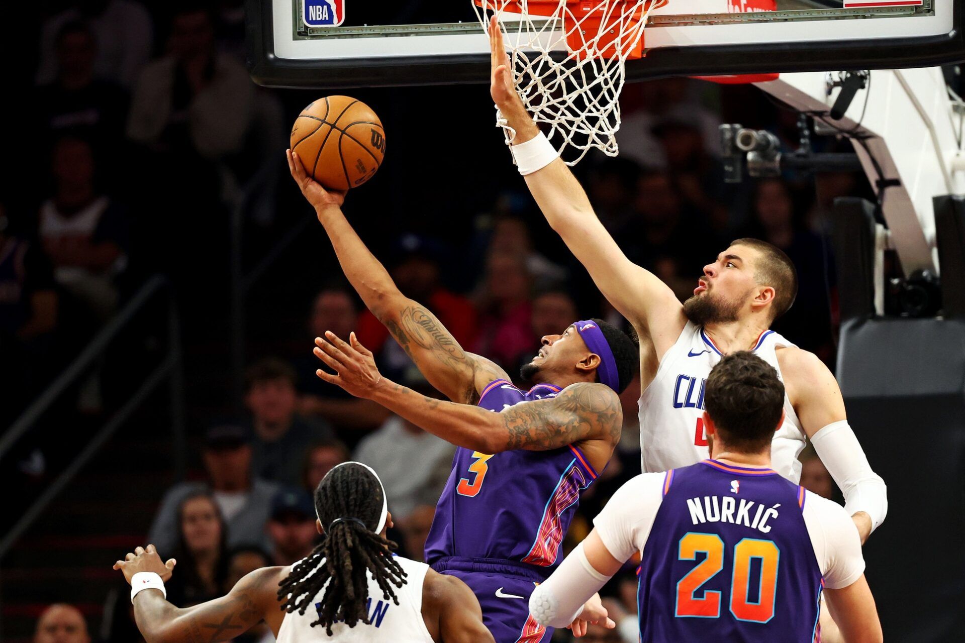 LA Clippers center Ivica Zubac (40) blocks the shot of Phoenix Suns guard Bradley Beal (3) during the second quarter at Footprint Center.