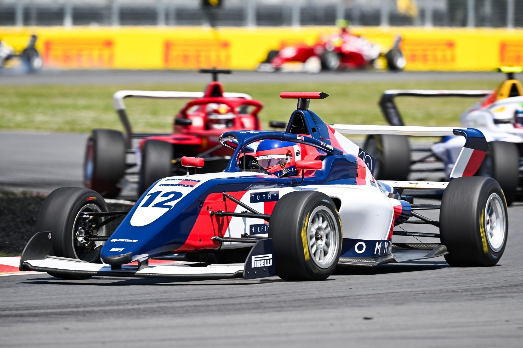 F1ラスベガスGP トレーナー　Academy HelloKitty Mサイズ F1ラスベガスGP ハローキティ Academy Hello Kitty Hello Kitty