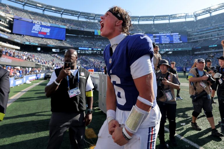 New York Giants quarterback Jaxson Dart (6) reacts after defeating the Los Angeles Chargers at MetLife Stadium.