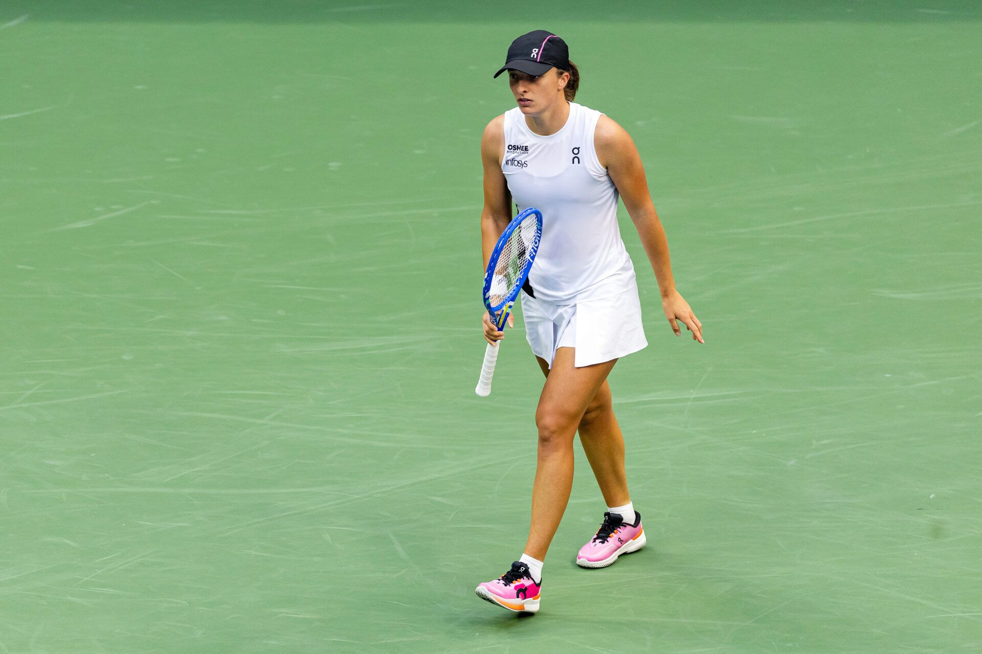 Iga Świątek will lock horns with Emma Navarro for a place in the quarterfinals of the China Open.