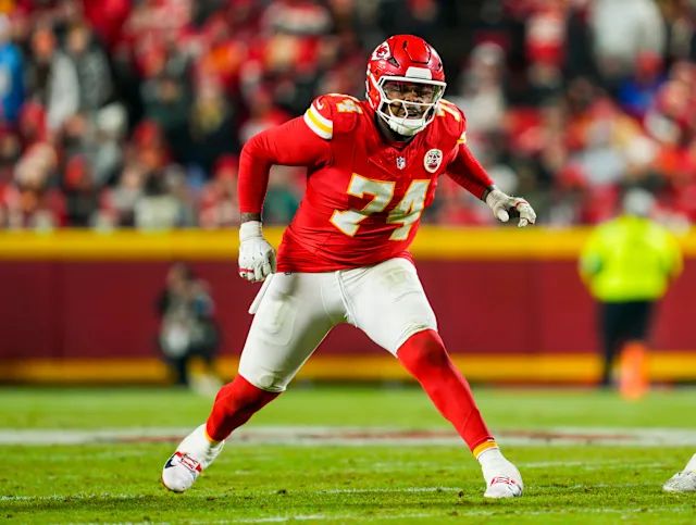 Chiefs Star Hilariously Roasted in Viral Post Mocking His Proposal Photo