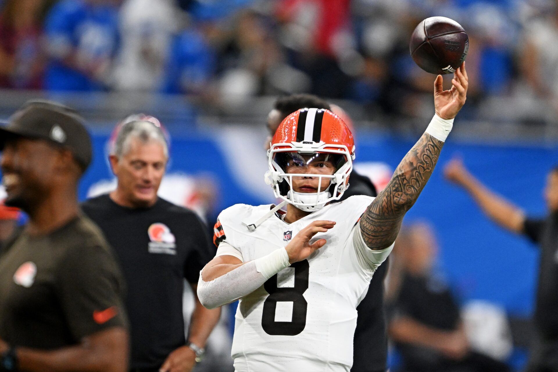 Cleveland Browns quarterback Dillon Gabriel (8) warms up before the game against the Detroit Lions at Ford Field.