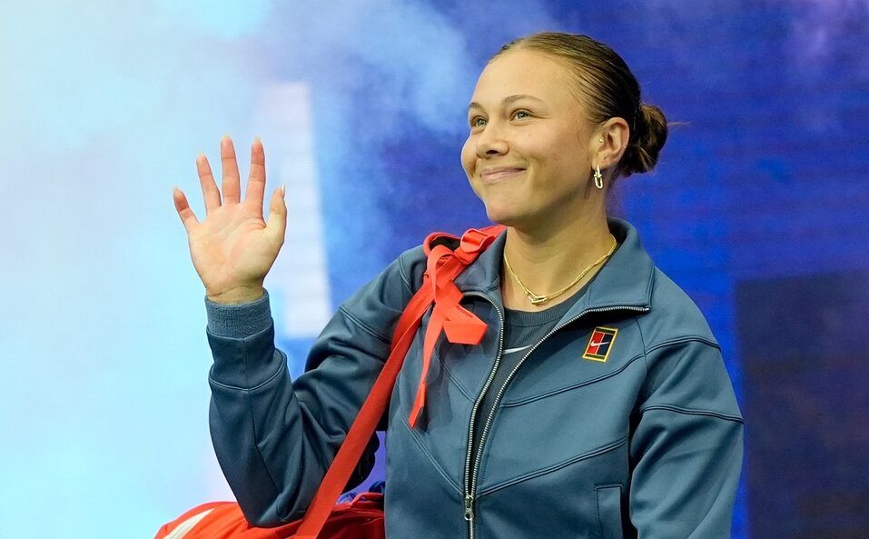 Flushing, NY, USA; Amanda Anisimova (USA) walks onto the court prior to the women's singles final against Aryna Sabalenka (not pictured) of the 2025 US Open tennis championships at Billie Jean King National Tennis Center.