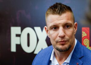 Rob Gronkowski bounces back after shot taken from Tom Brady ahead of the New England Patriots' Week 5 game.