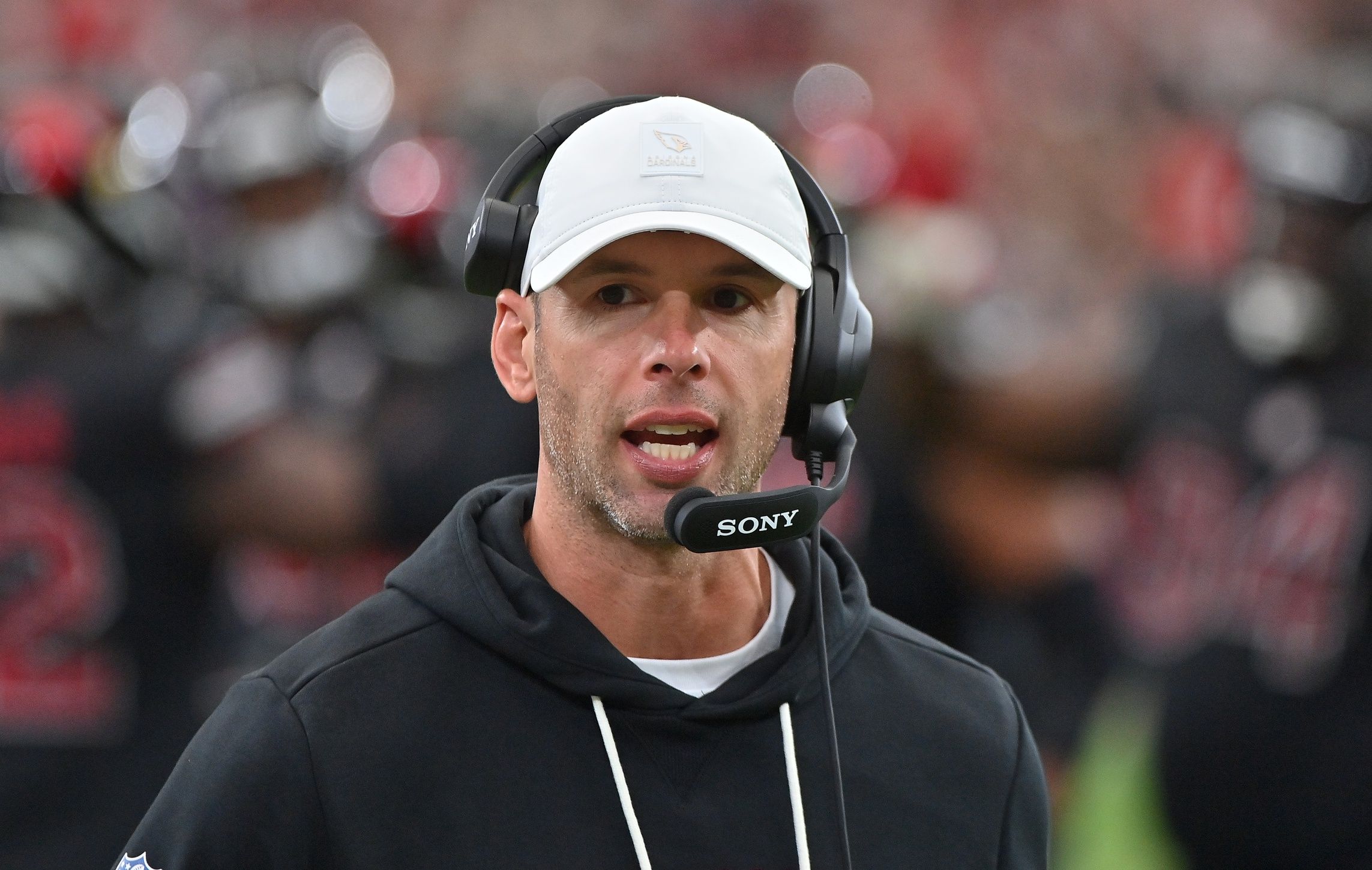 Ex-Eagles LB Blasts Cardinals HC Jonathan Gannon’s Explosive Reaction to Emari Demercado’s Major Mistake