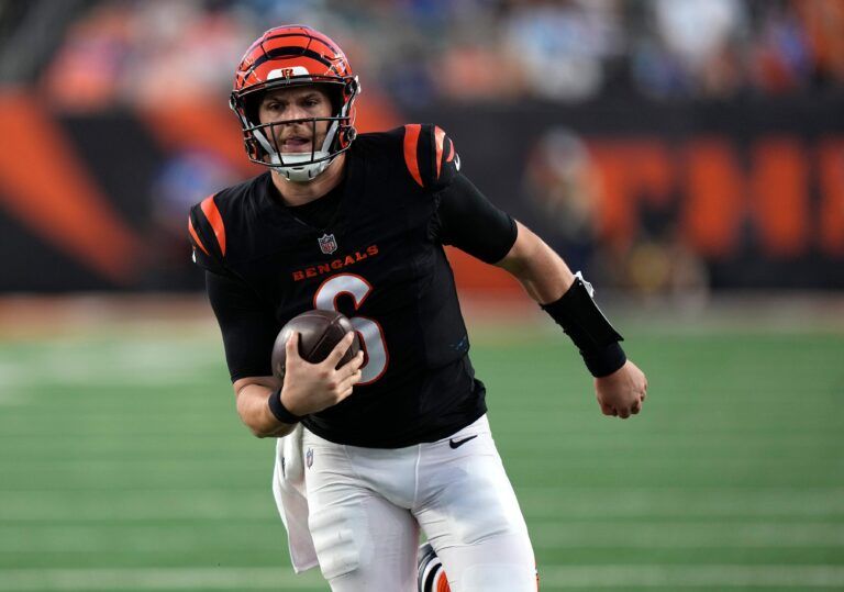 Cincinnati Bengals quarterback Jake Browning (6) runs the ball against the Detroit Lions in the 4th quarter at Paycor Stadium on October 5, 2025. The Bengals lost 24-37.