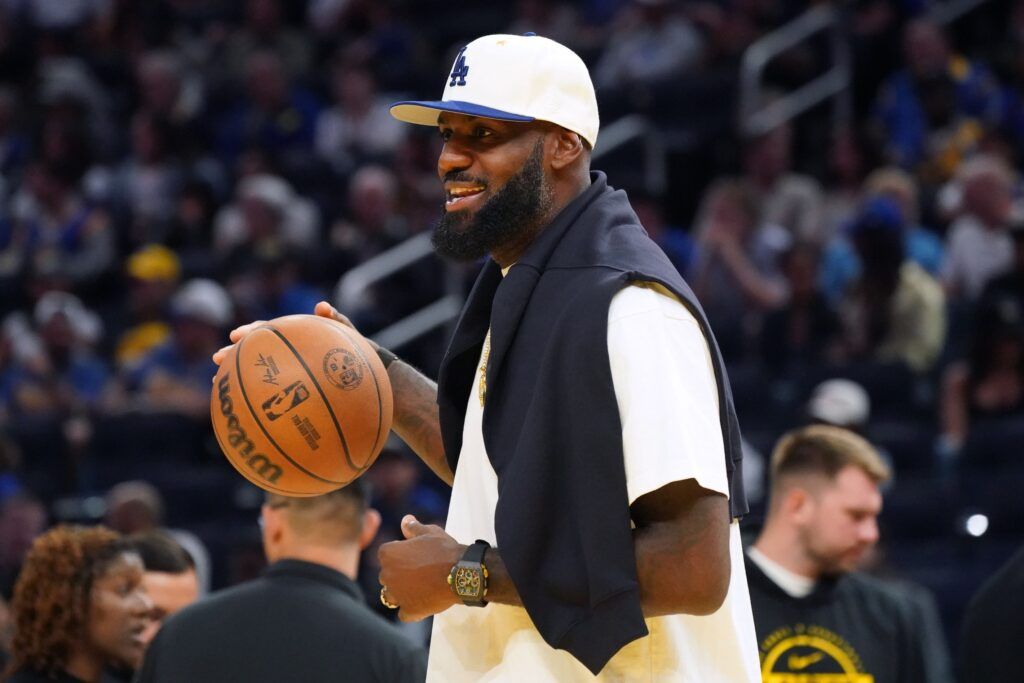 LeBron James Makes Feelings Crystal Clear on Luka Dončić’s Insane Physical Transformation thumbnail