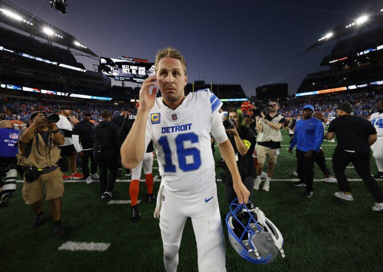 Detroit Lions quarterback Jared Goff (16) salutes the fans following the game against the Cincinnati Bengals at Paycor Stadium.