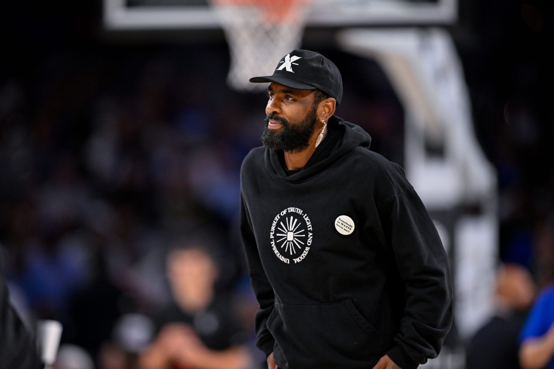 Kyrie Irving Defends Mavs Teammate D’Angelo Russell Against NBA Analyst’s Criticism