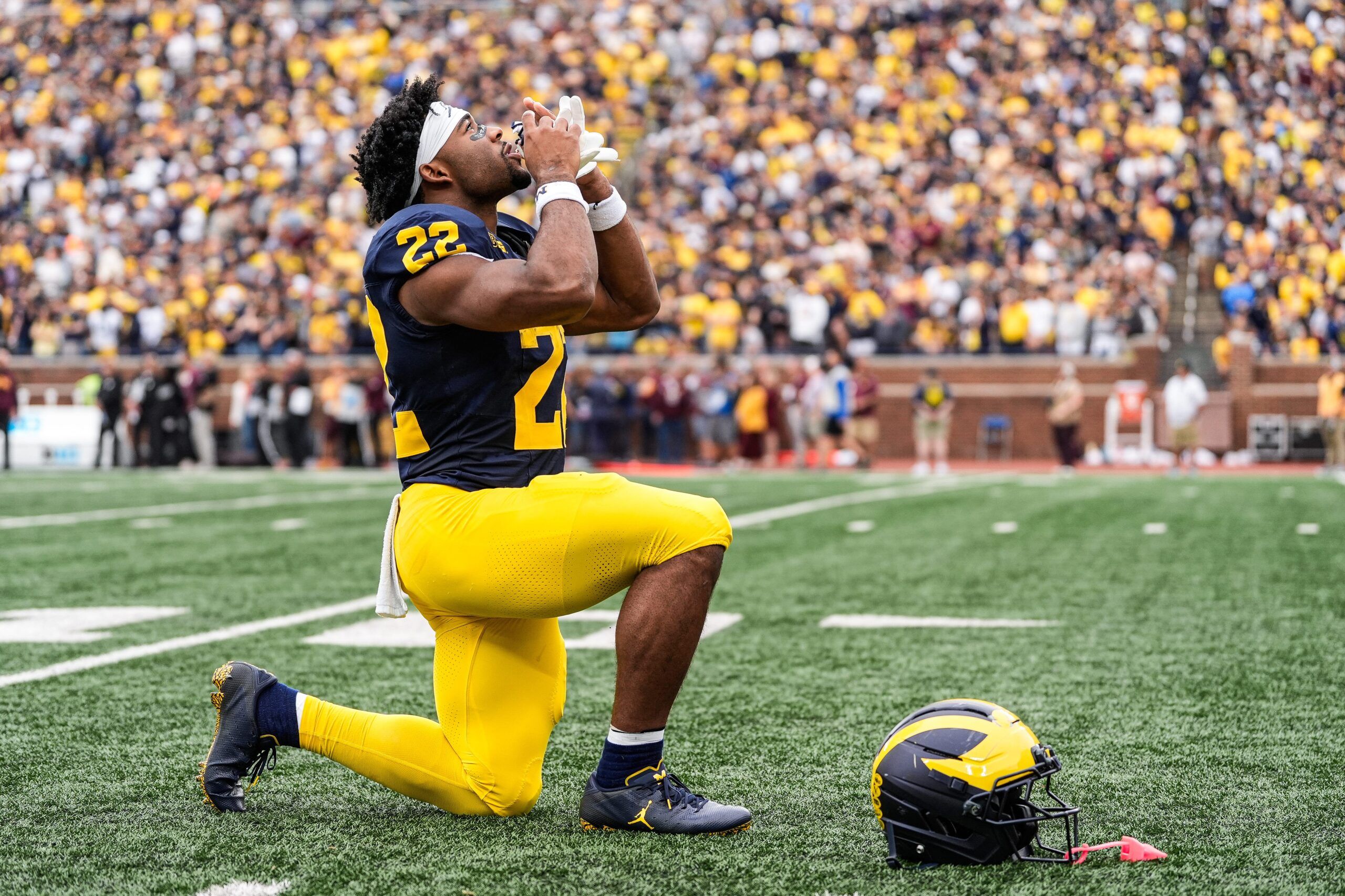 Justice Haynes Twist Puts Sherrone Moore on Edge As Michigan's Season Hangs  in Balance