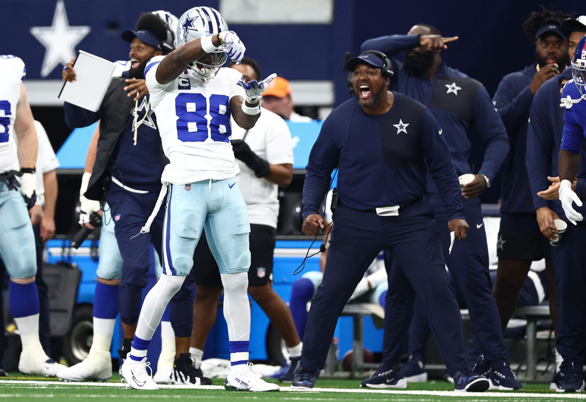 CeeDee Lamb Start/Sit: Latest Injury Update, Fantasy Outlook, and More