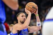 NBA Fans React To Klay Thompson s Performance In Mavs Lakers Game