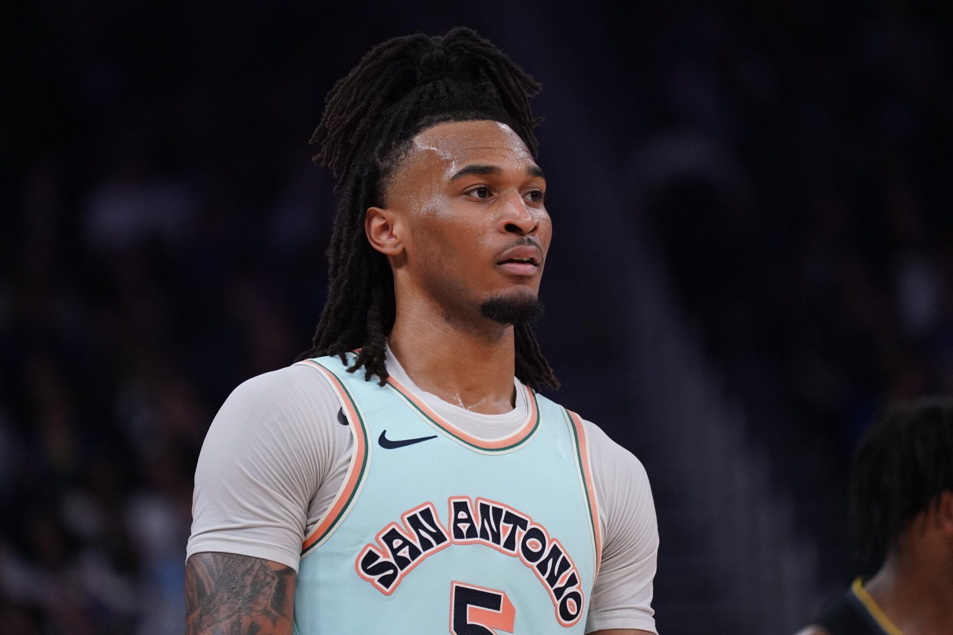 San Antonio Spurs guard Stephon Castle (5) waits for the action to continue against the Golden State Warrios in the second quarter at Chase Center.