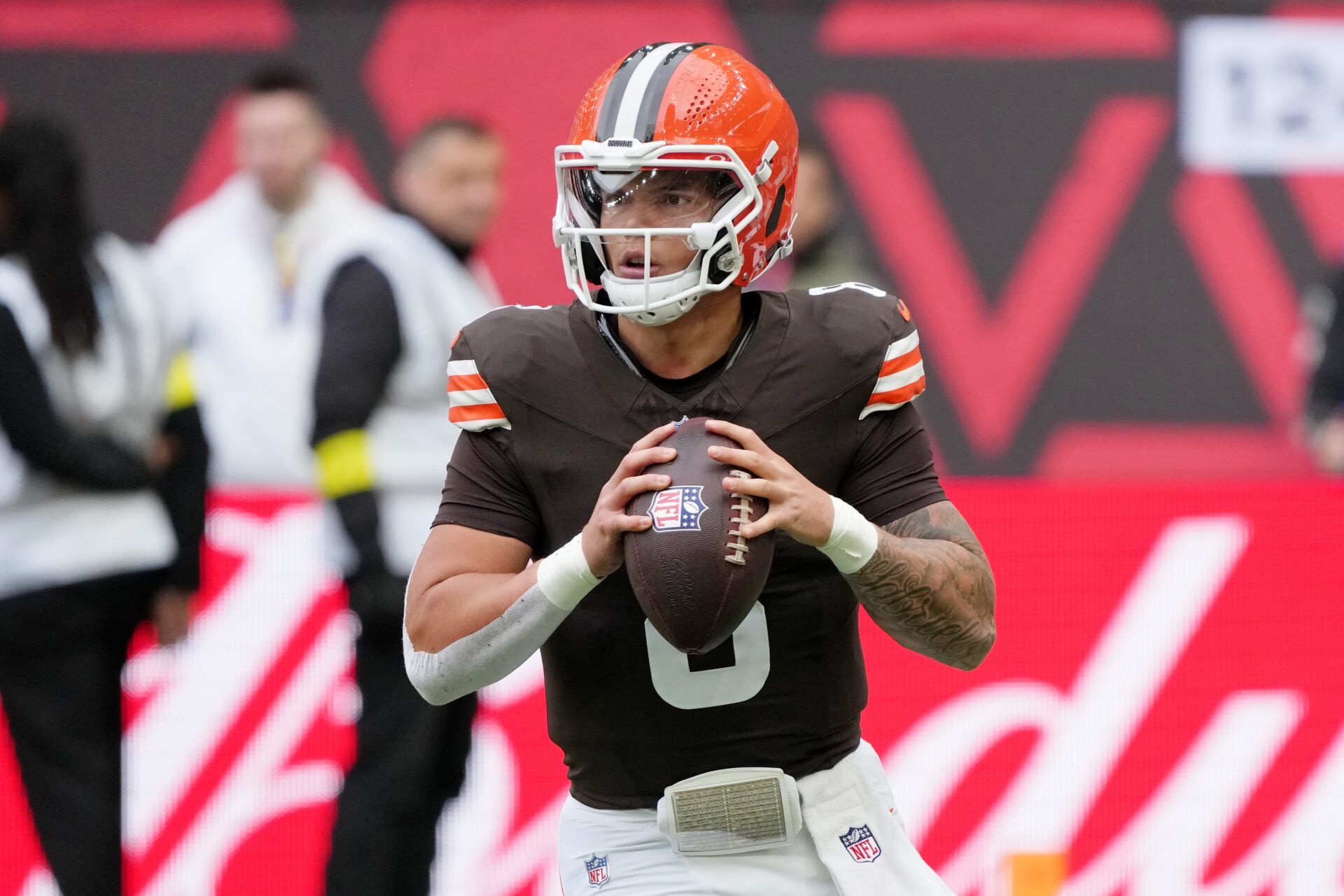 Cleveland Browns quarterback Dillon Gabriel (8) looks to pass the ball against the Minnesota Vikings during the second quarter of an NFL International Series game at Tottenham Hotspur Stadium.