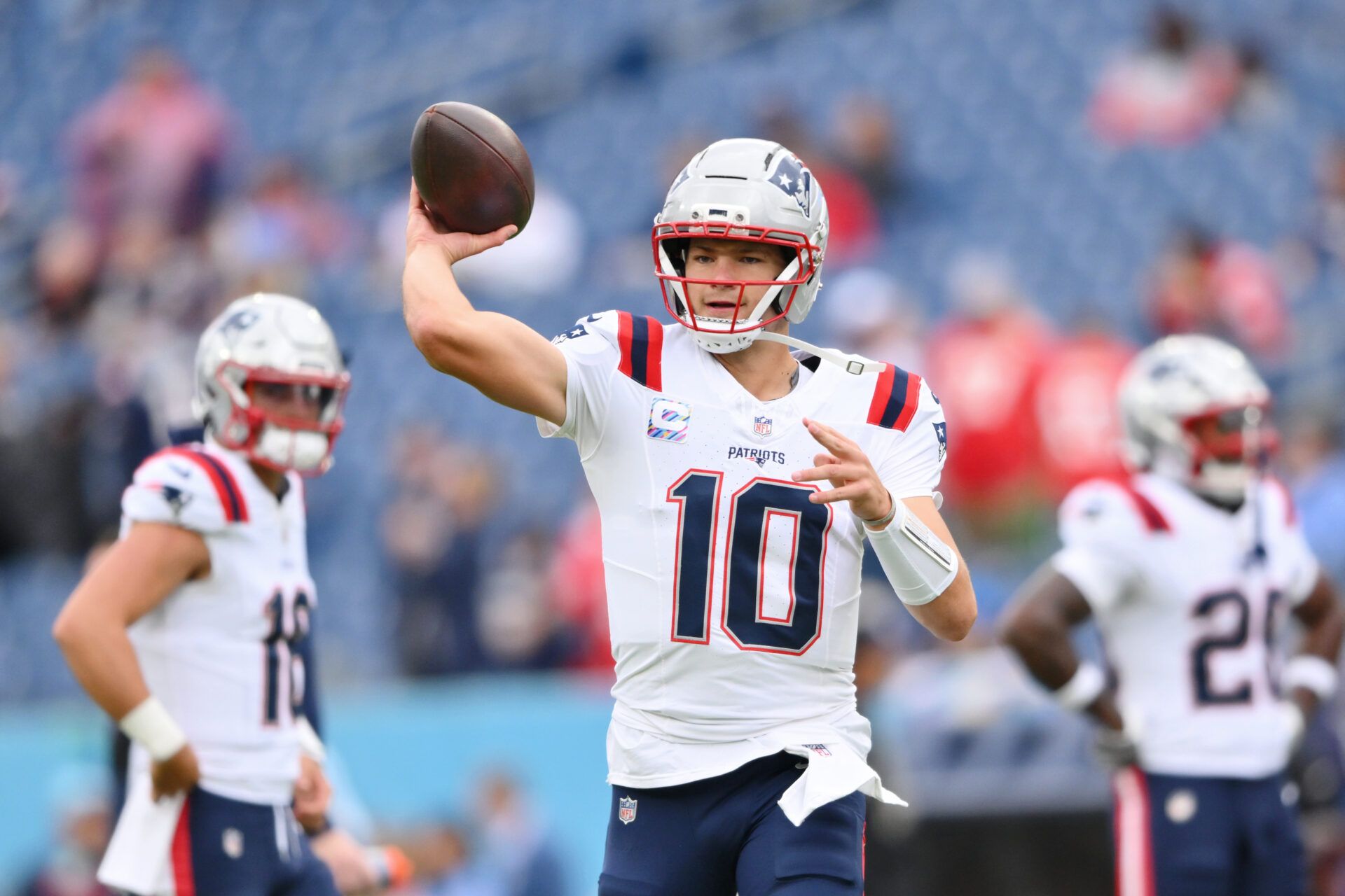 New England Patriots quarterback Drake Maye (10) warms up before the game between the New England Patriots and Tennessee Titans at Nissan Stadium.
