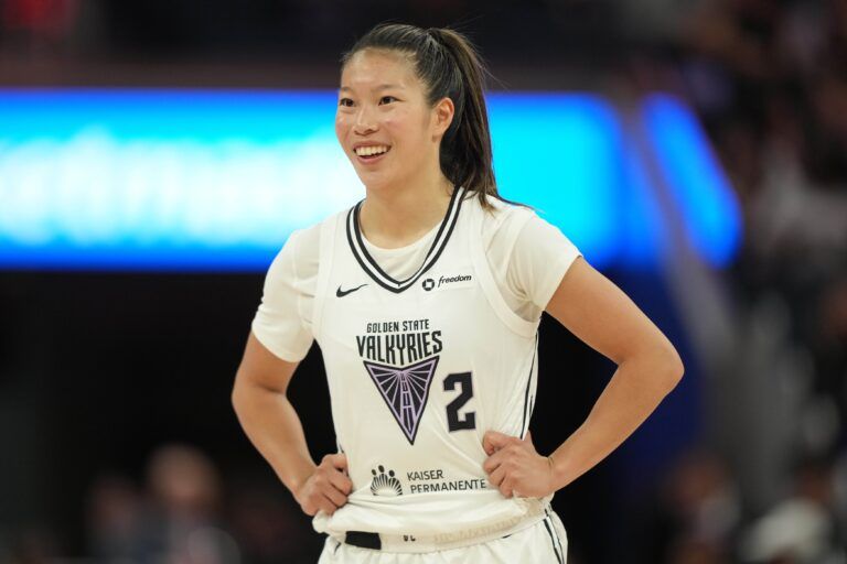 Golden State Valkyries guard Kaitlyn Chen (2) stands on the court during the third quarter against the Connecticut Sun at Chase Center.